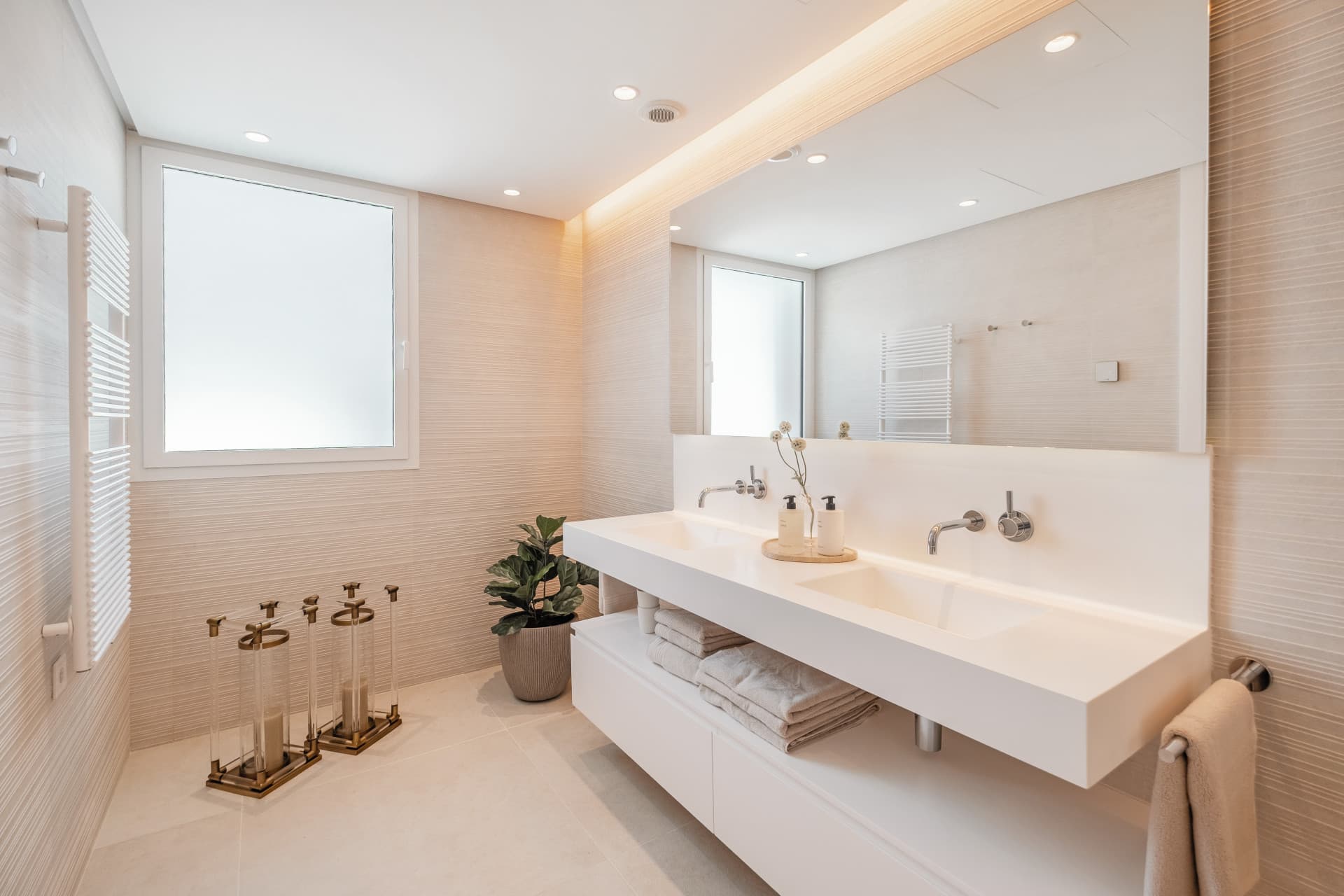 Spectacular Penthouse with a Roof Terrace and its Own Private Pool & Jacuzzi with The Best Sea and Mountain Views