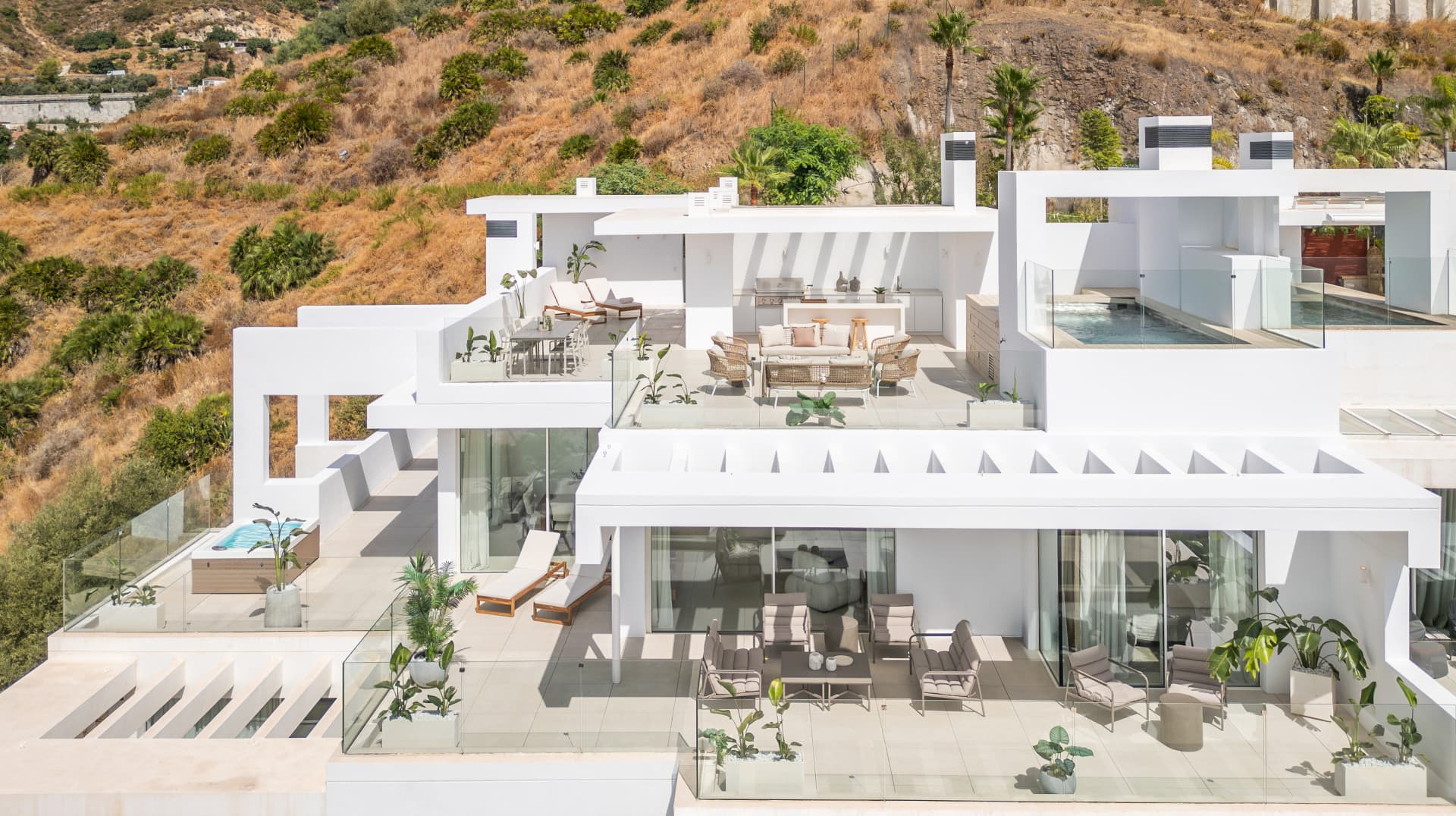 Spectacular Penthouse with a Roof Terrace and its Own Private Pool & Jacuzzi with The Best Sea and Mountain Views