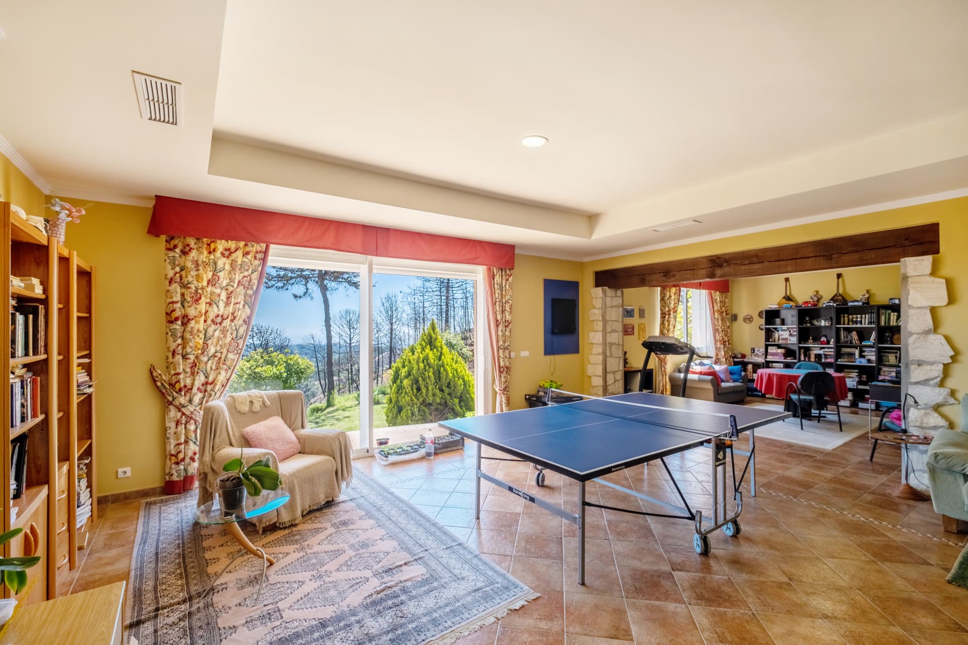 Fantastic villa set on a 48.000m2 plot in Estepona with mountain and sea views