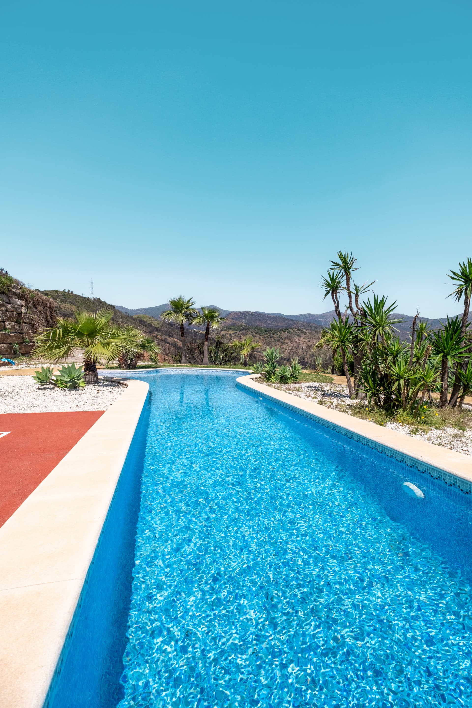 Fantastic villa set on a 48.000m2 plot in Estepona with mountain and sea views