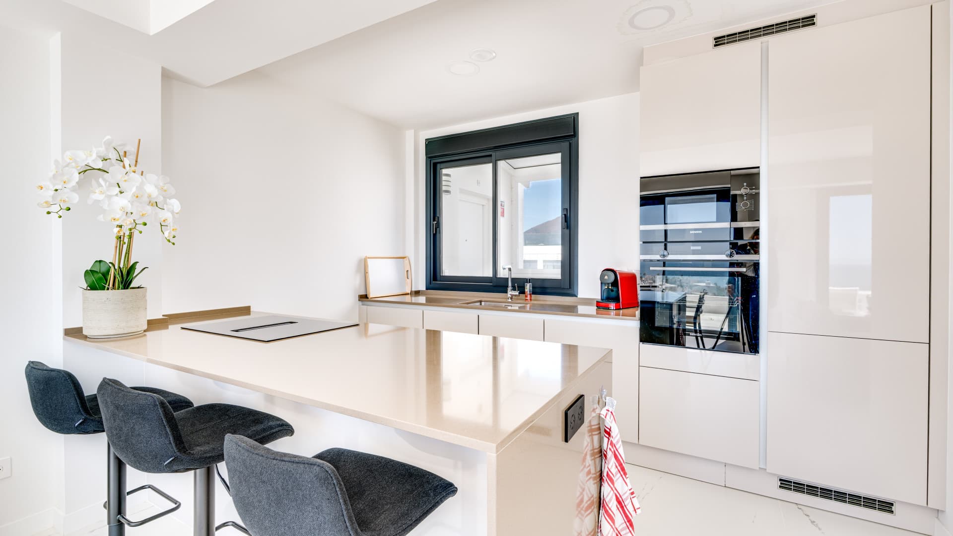 Move-in ready penthouse with panoramic sea views This modern penthouse is move-in ready and is delivered fully furnished