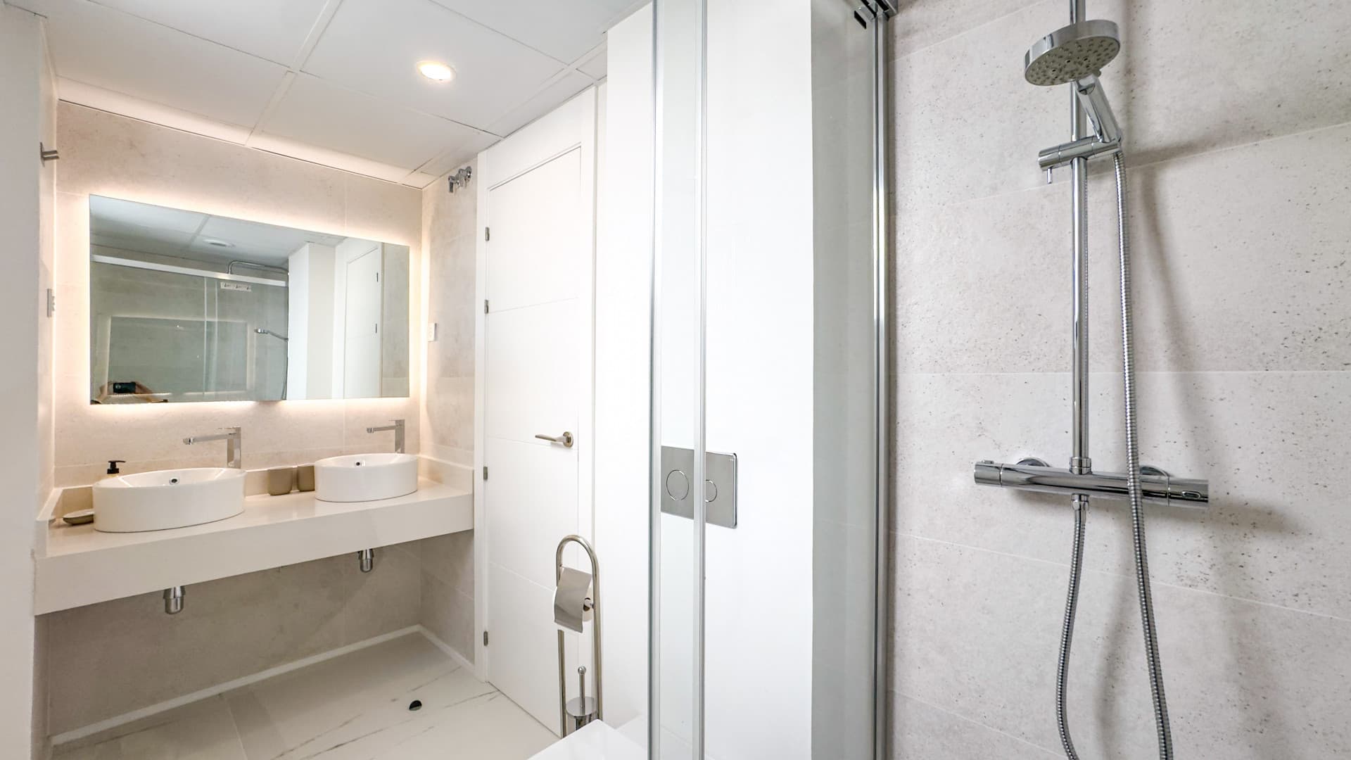 Move-in ready penthouse with panoramic sea views This modern penthouse is move-in ready and is delivered fully furnished