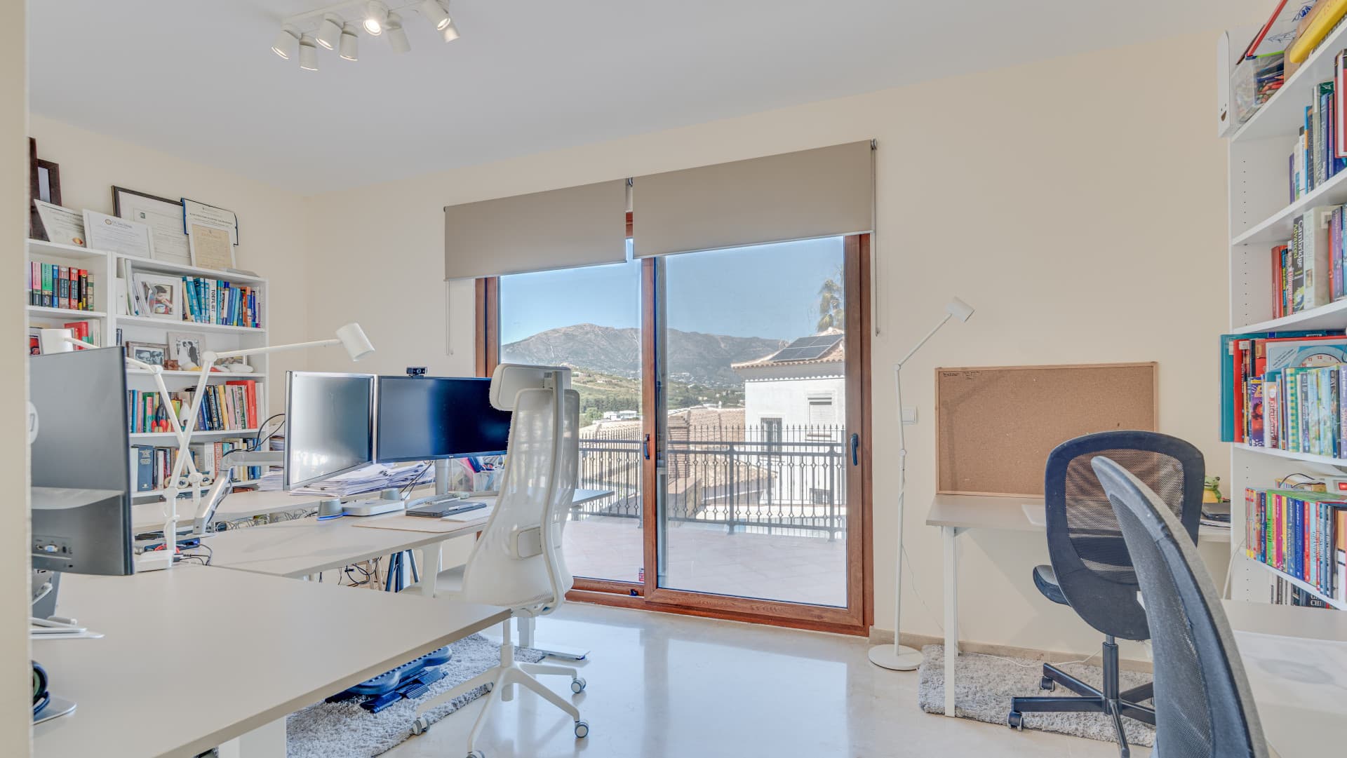 2060 Wonderful villa in a golf resort This detached villa in La Cala Golf Resort offers generous space and a well-planne