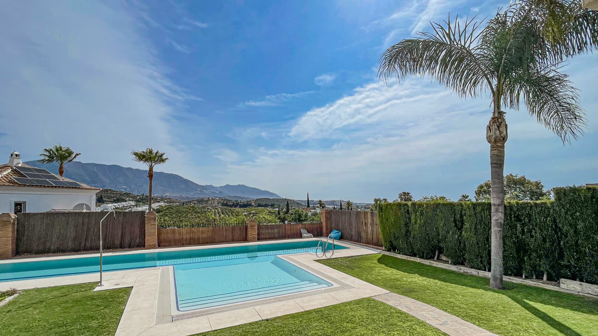 2060 Wonderful villa in a golf resort This detached villa in La Cala Golf Resort offers generous space and a well-planne