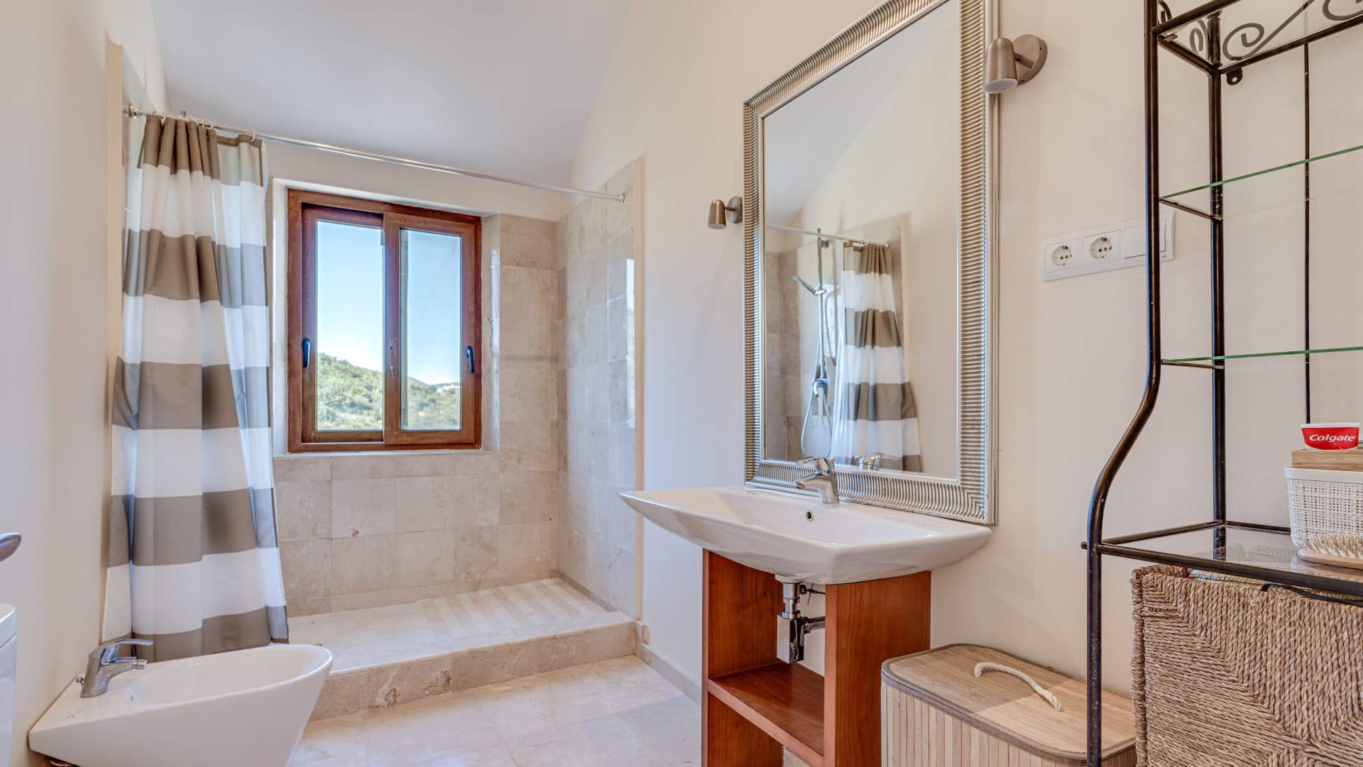 2060 Wonderful villa in a golf resort This detached villa in La Cala Golf Resort offers generous space and a well-planne