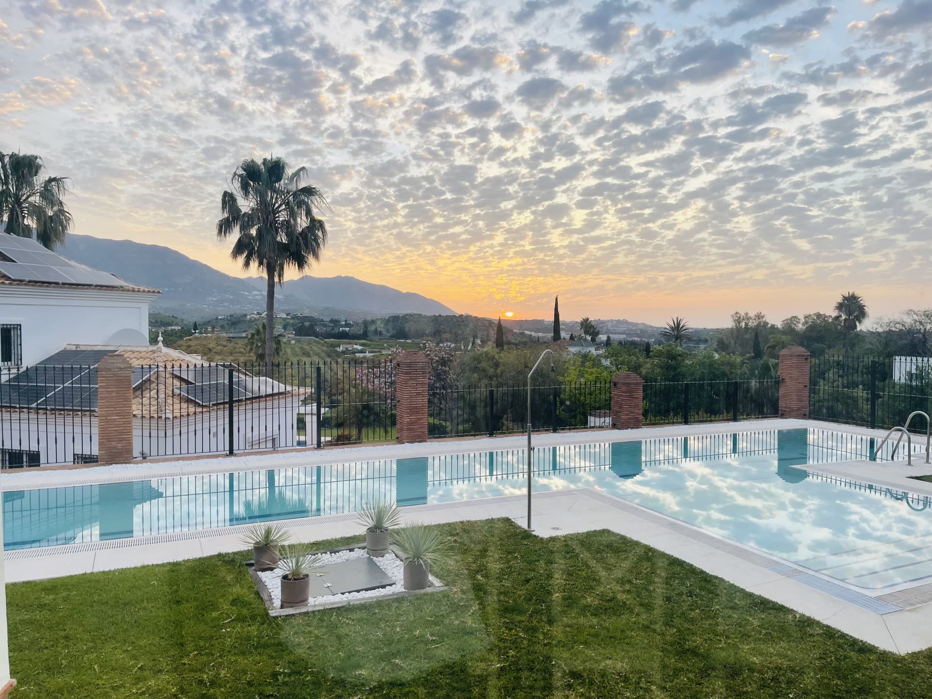 2060 Wonderful villa in a golf resort This detached villa in La Cala Golf Resort offers generous space and a well-planne