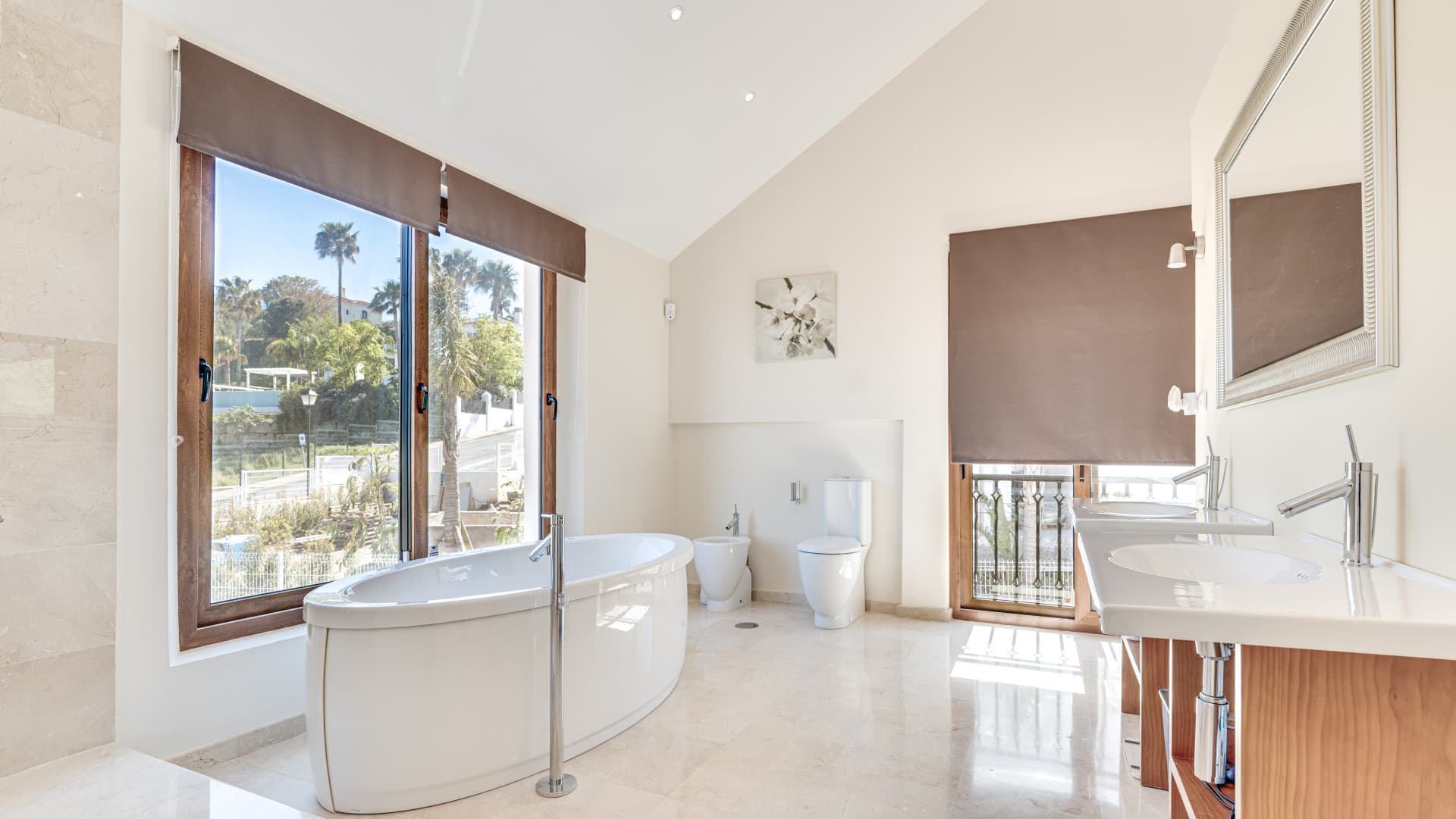2060 Wonderful villa in a golf resort This detached villa in La Cala Golf Resort offers generous space and a well-planne