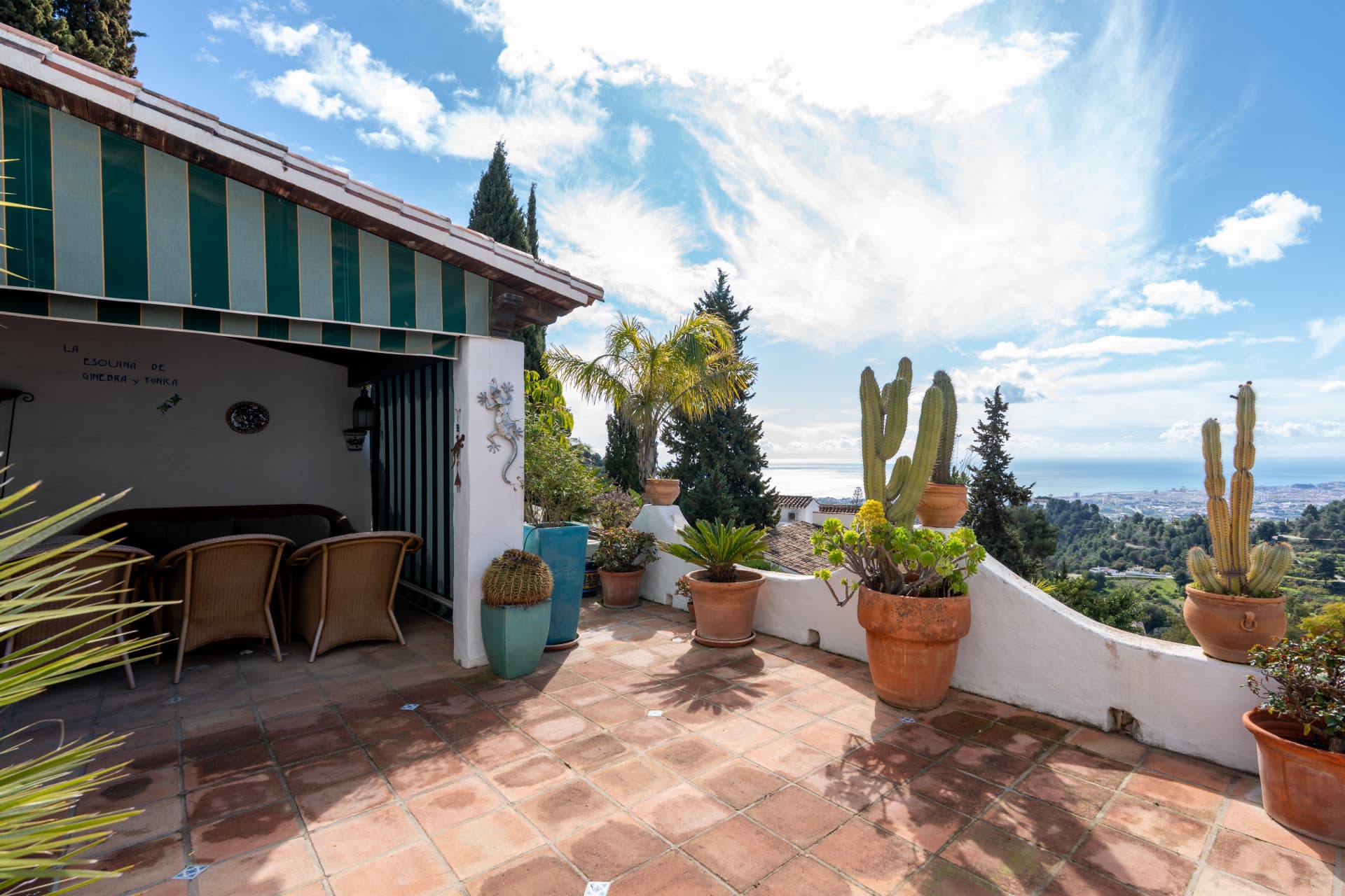 Elegant 4-Bedroom Luxury Villa Walking Distance to Mijas Pueblo