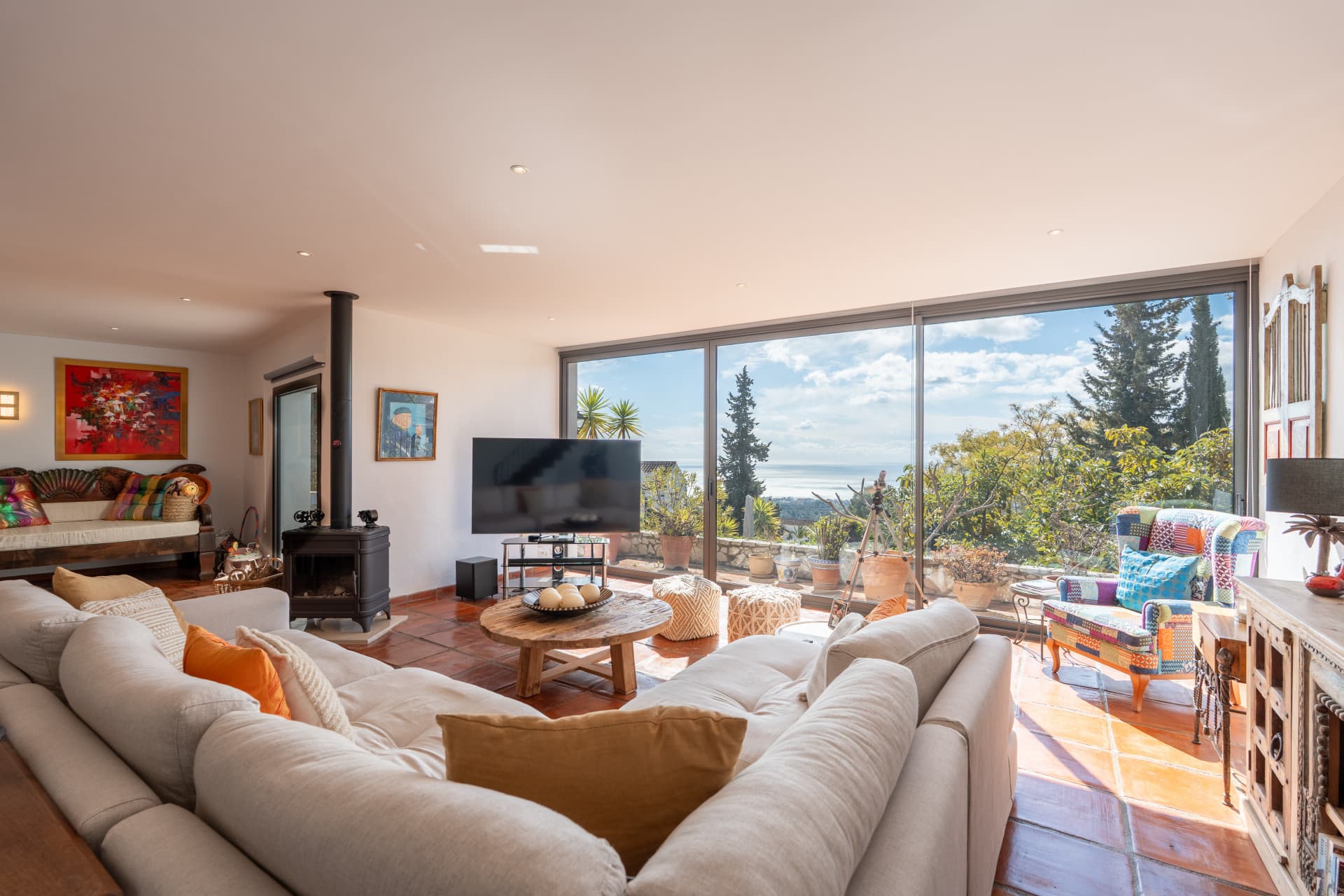 Elegant 4-Bedroom Luxury Villa Walking Distance to Mijas Pueblo