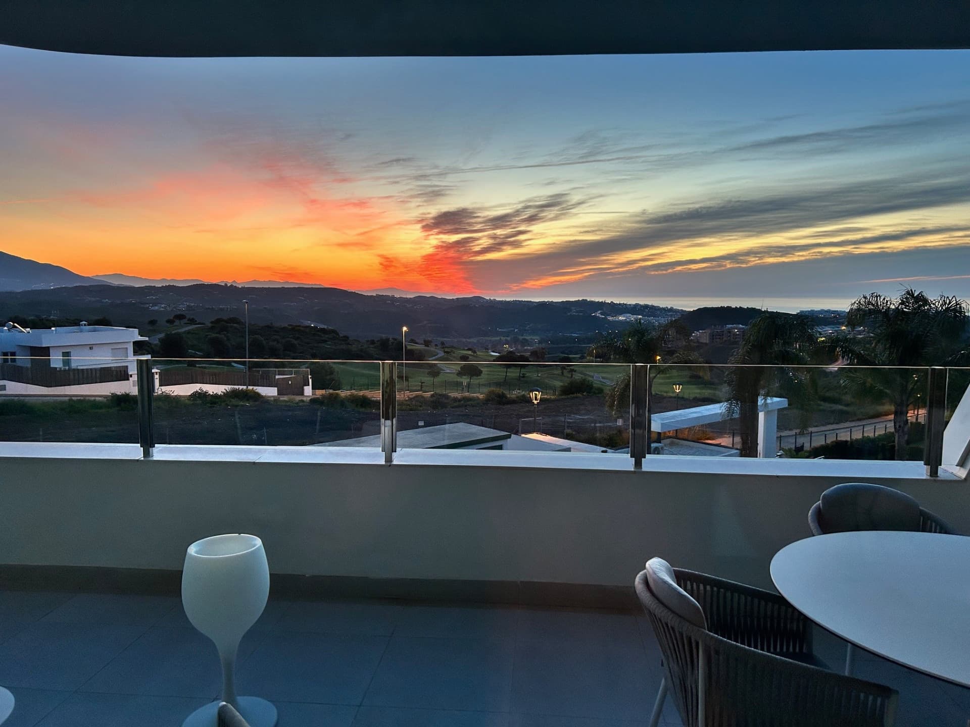 Stijlvol modern appartement met panoramisch uitzicht in Ipanema Homes – Calanova Golf
