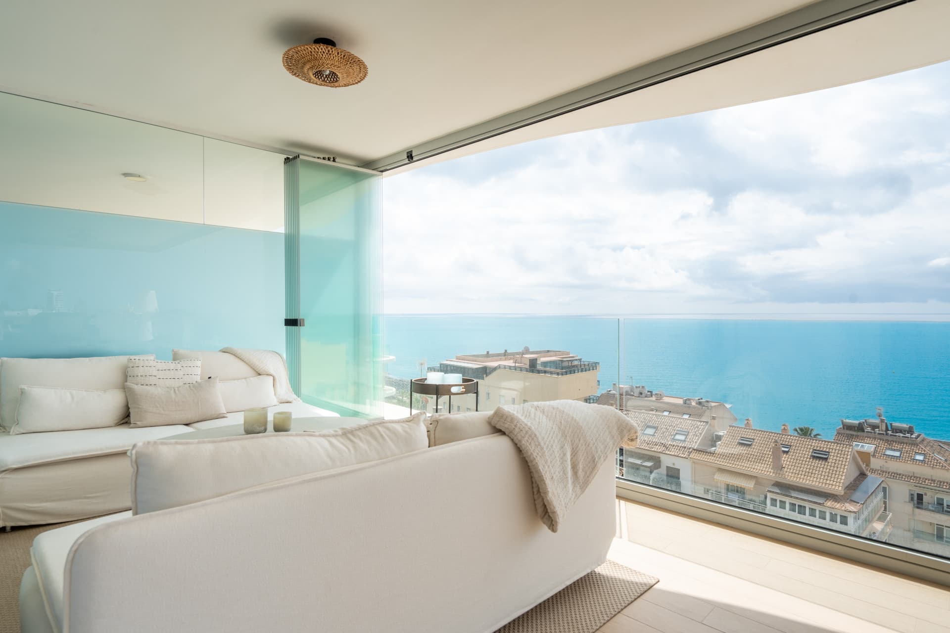 Spacious, modern and fully furnished corner apartment in Wave Collection