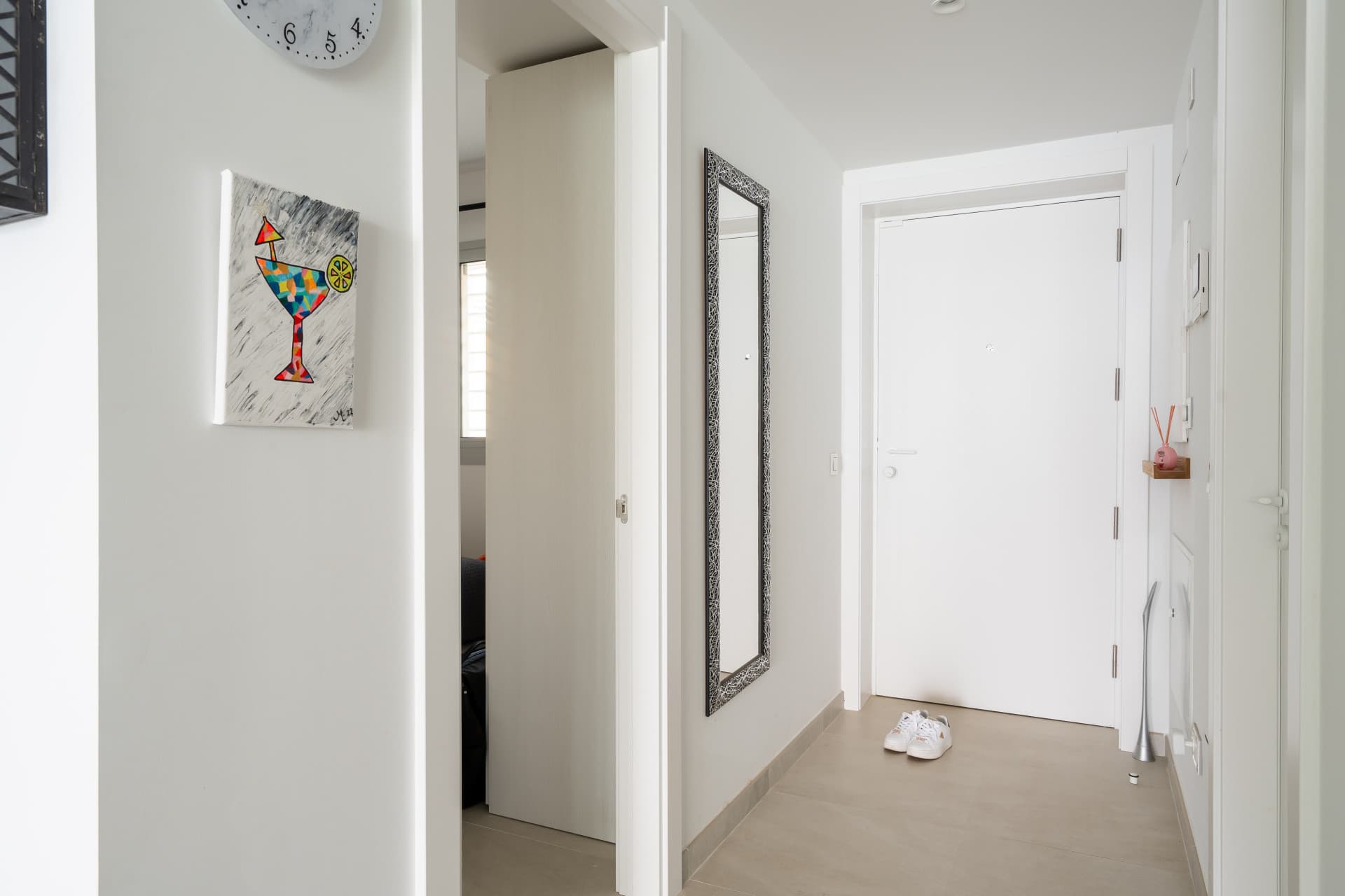 Spacious, modern and fully furnished corner apartment in Wave Collection