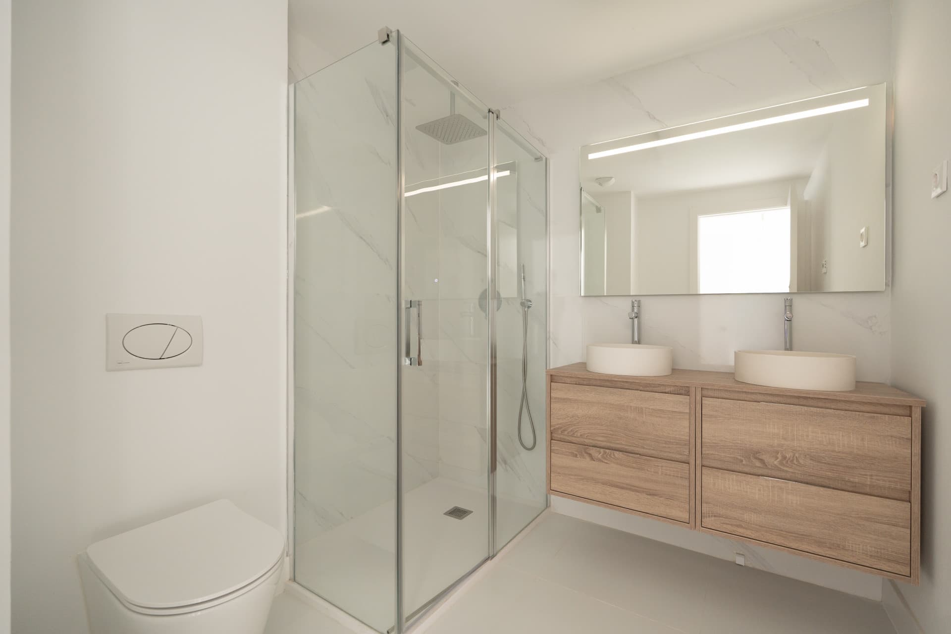Brand New 2-Bedroom Apartment with Pool & Coastline Views