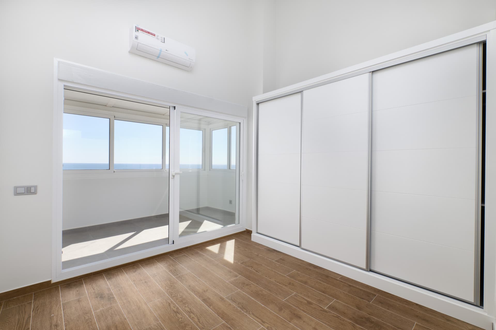 Duplex penthouse on the beachfront in Estepona