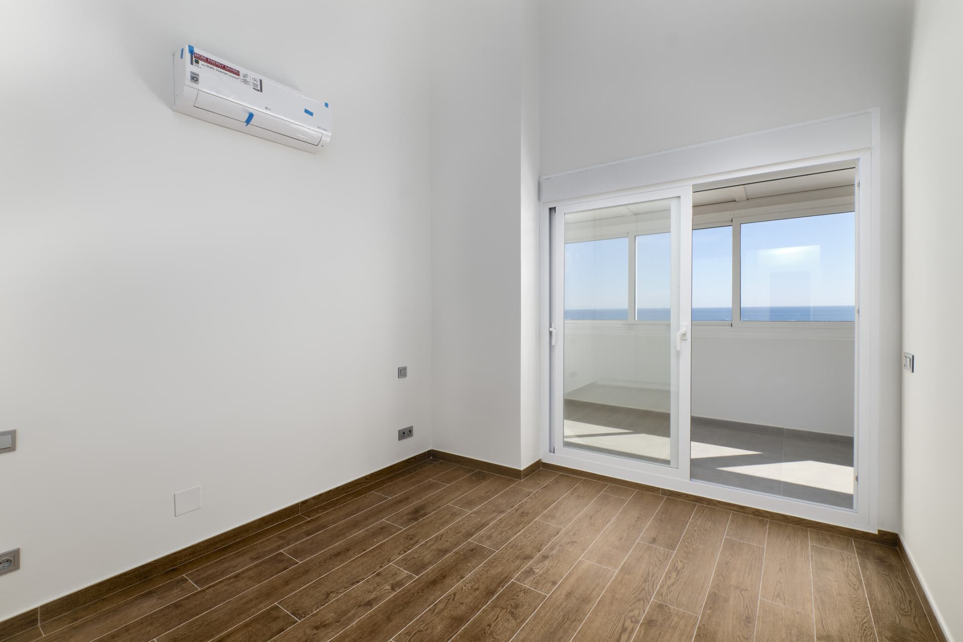 Duplex penthouse on the beachfront in Estepona