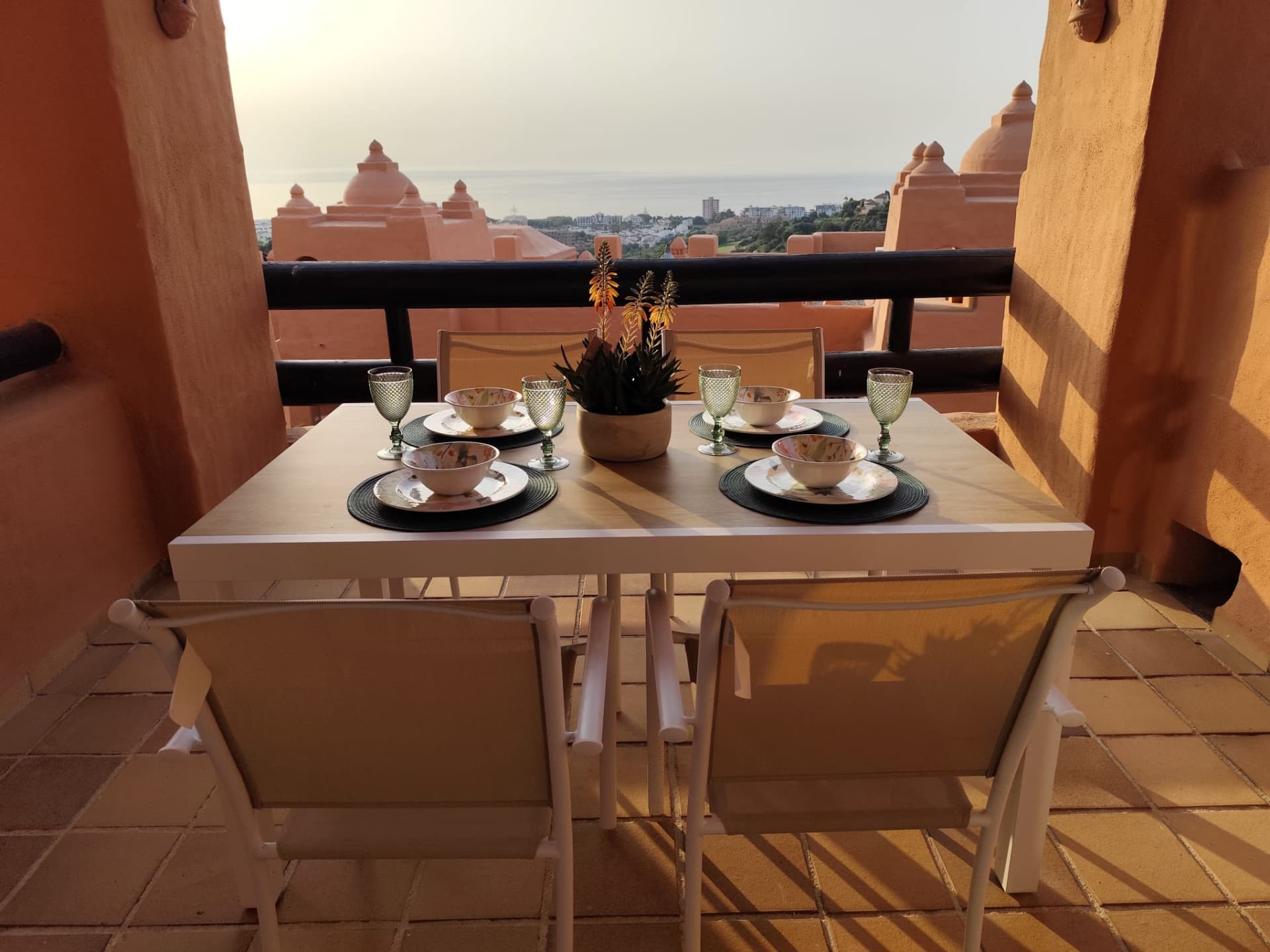 Apartamento Totalmente Amueblado en la Exclusiva Urb. Coto Real Duquesa