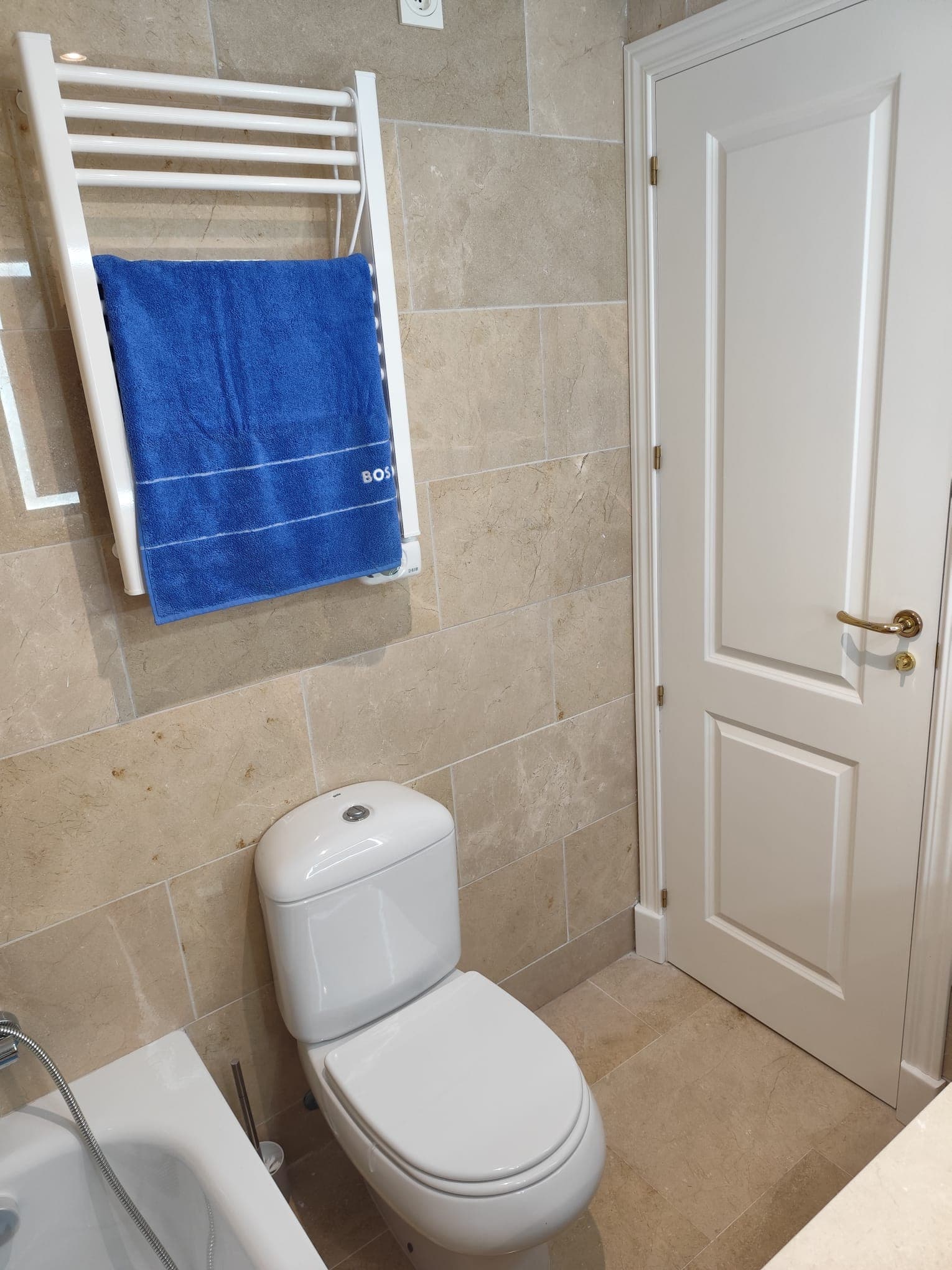 Brand-New Furnished Apartment in Exclusive Urb. Coto Real Duquesa