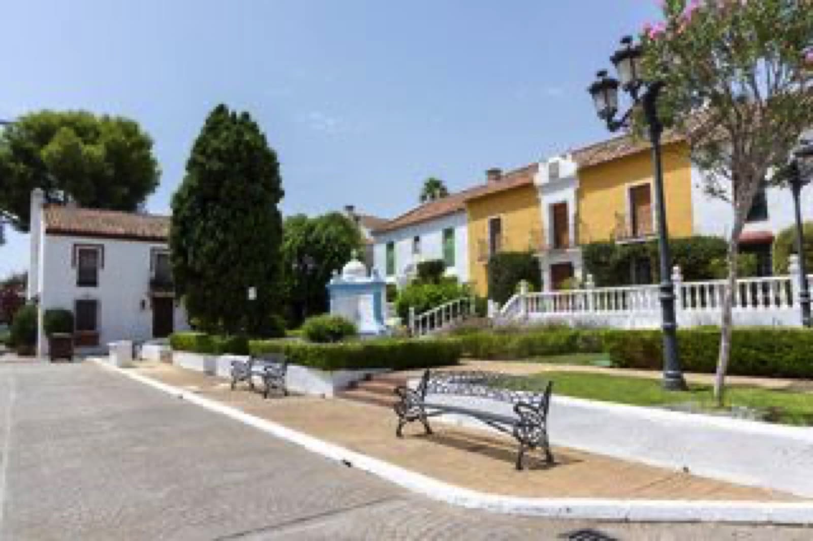 BEAUTIFUL TOWNHOUSE IN GUADALMINA BAJA