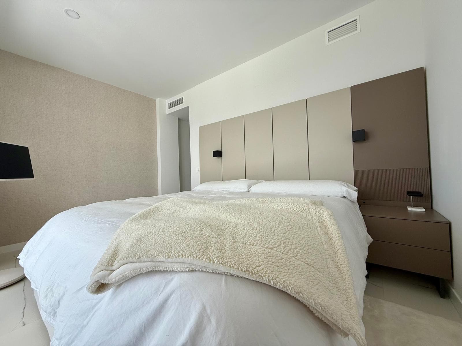 Discover Your Dream Home: Luxurious Brand-New Apartment in Casares Costa