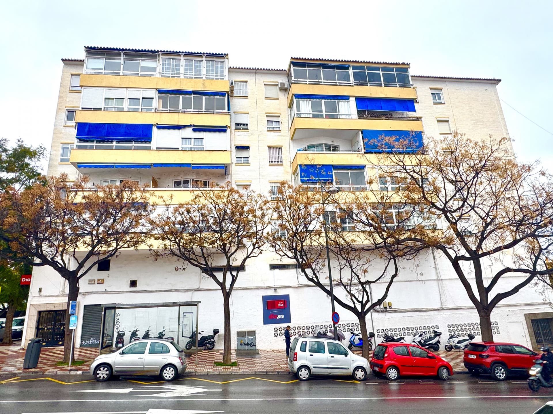 West-facing second-floor residence in the center of Marbella 300 metres away from the beach