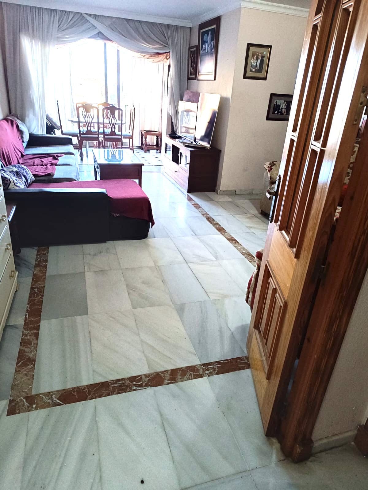 Spacious and luminous apartment in the heart of San Luis de Sabinillas