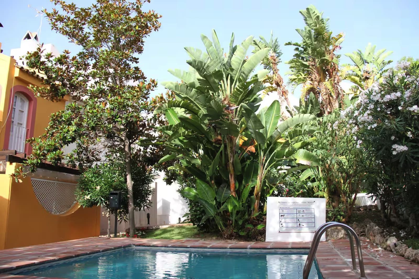 Stunning 5-Bedroom Townhouse in Altos del Rodeo