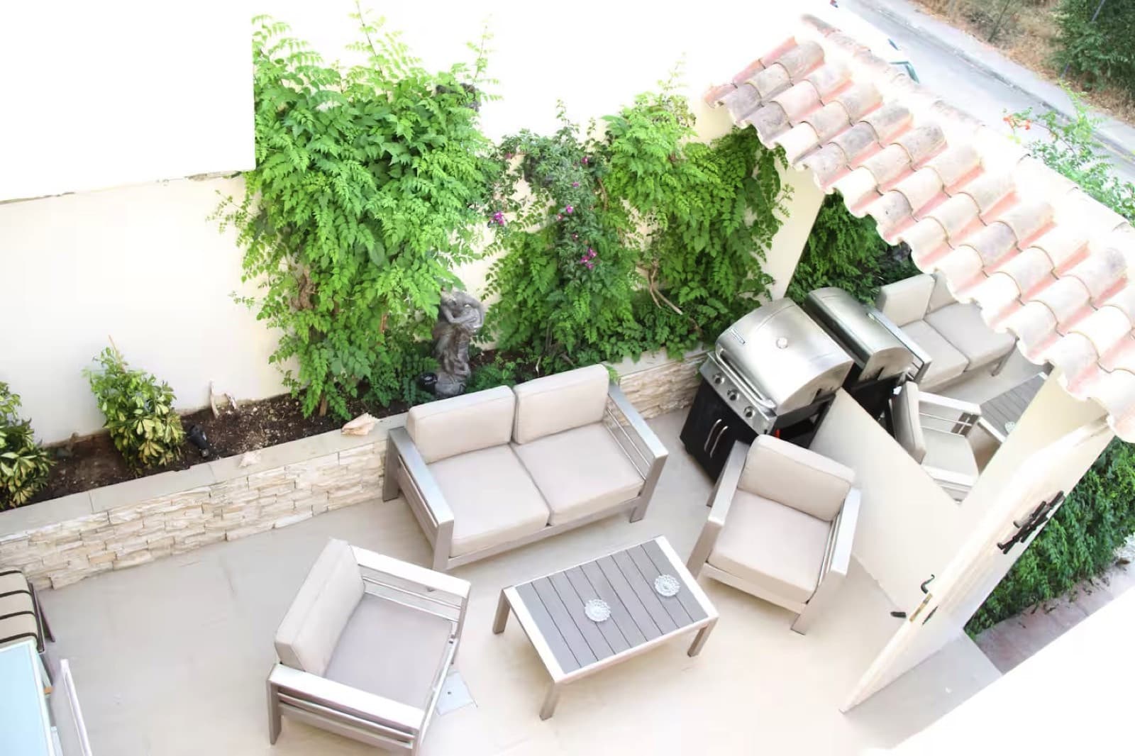 Stunning 5-Bedroom Townhouse in Altos del Rodeo