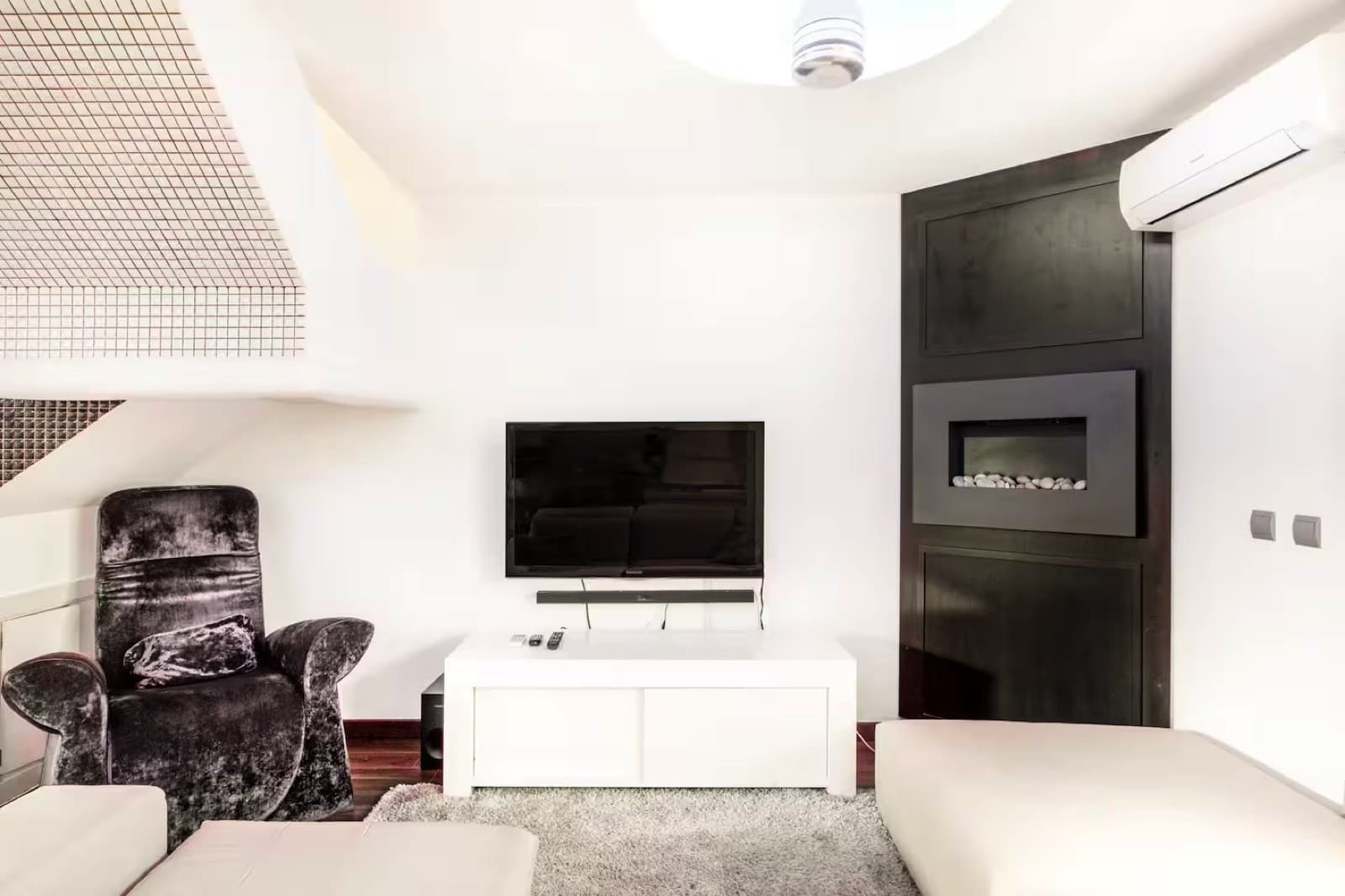 Stunning 5-Bedroom Townhouse in Altos del Rodeo