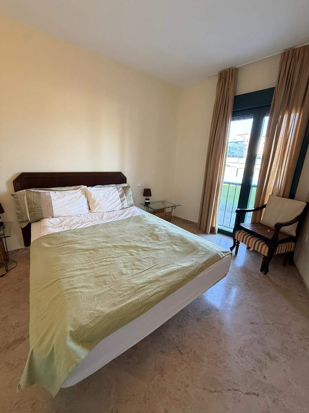 Immaculate Apartment in the Prestigious Los Almendros