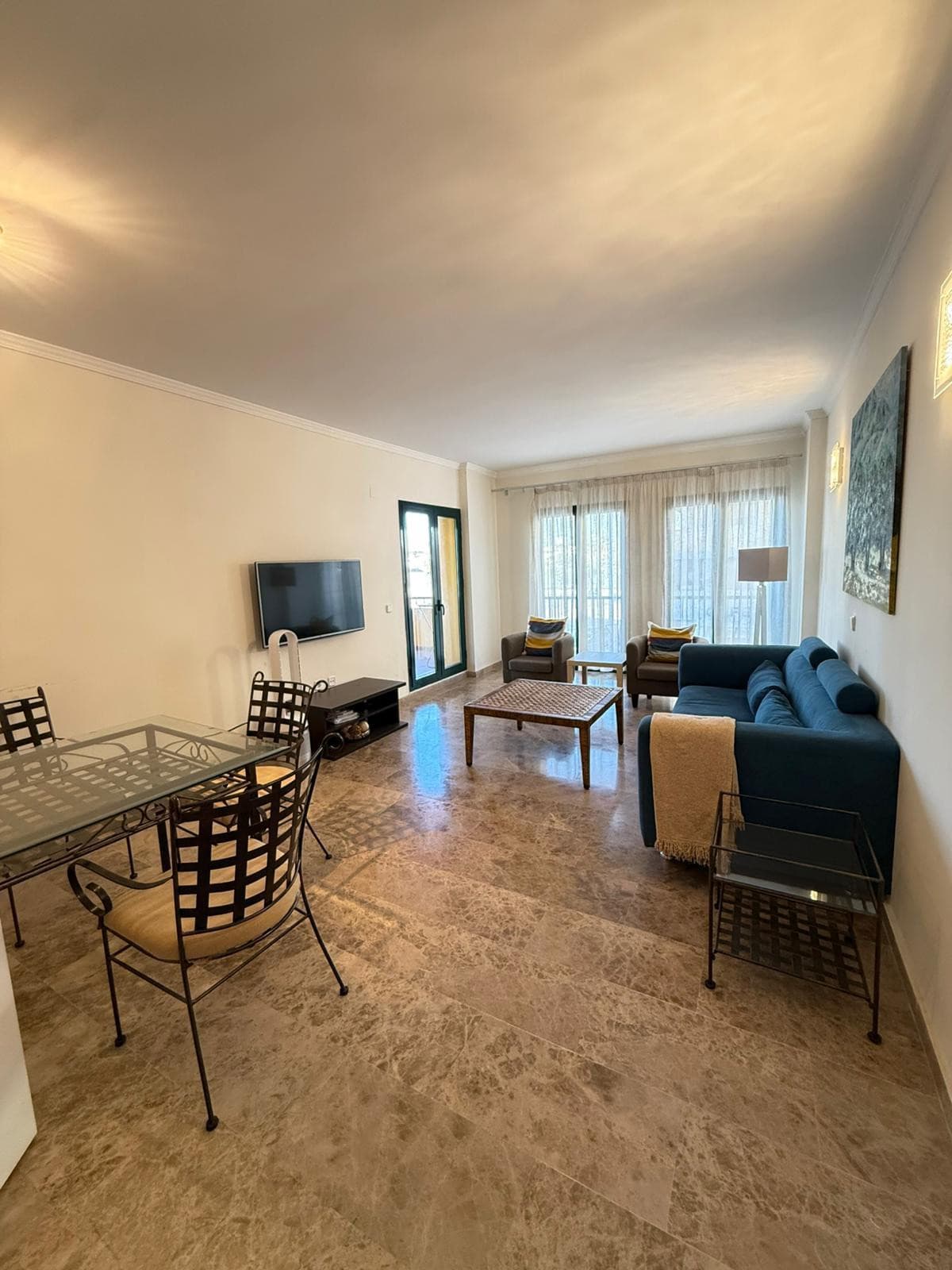 Immaculate Apartment in the Prestigious Los Almendros