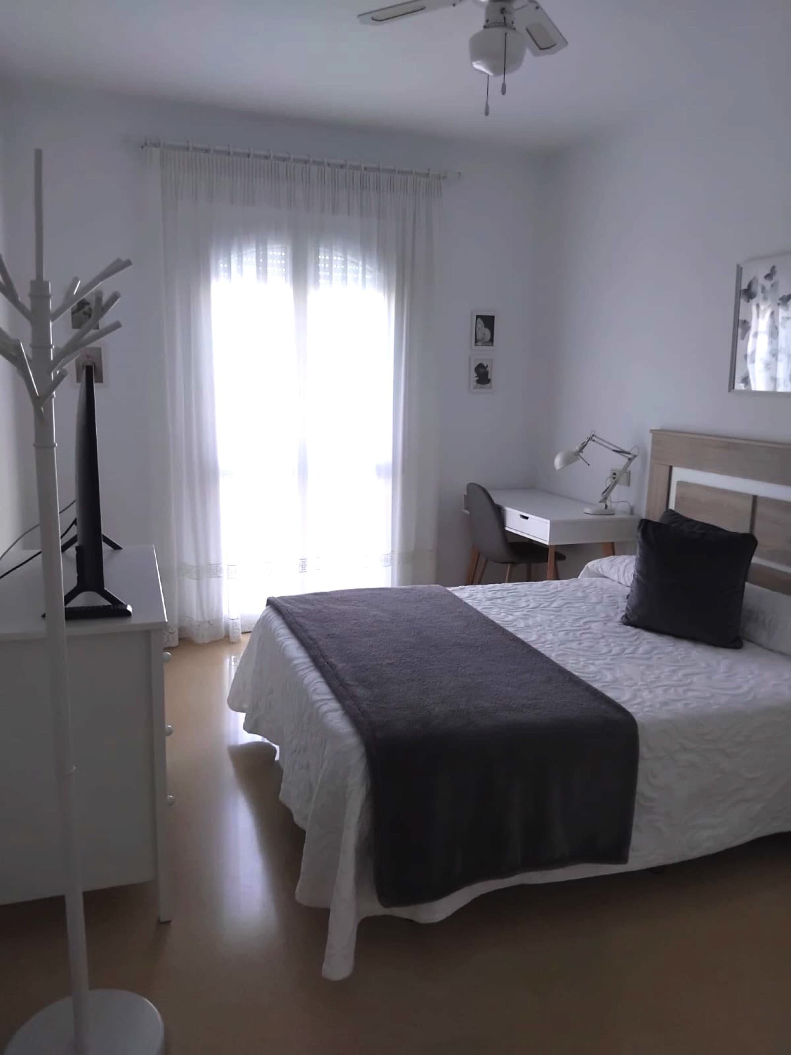 Charming first-floor apartment in the sought-after Urbanización Sabinillas Playa