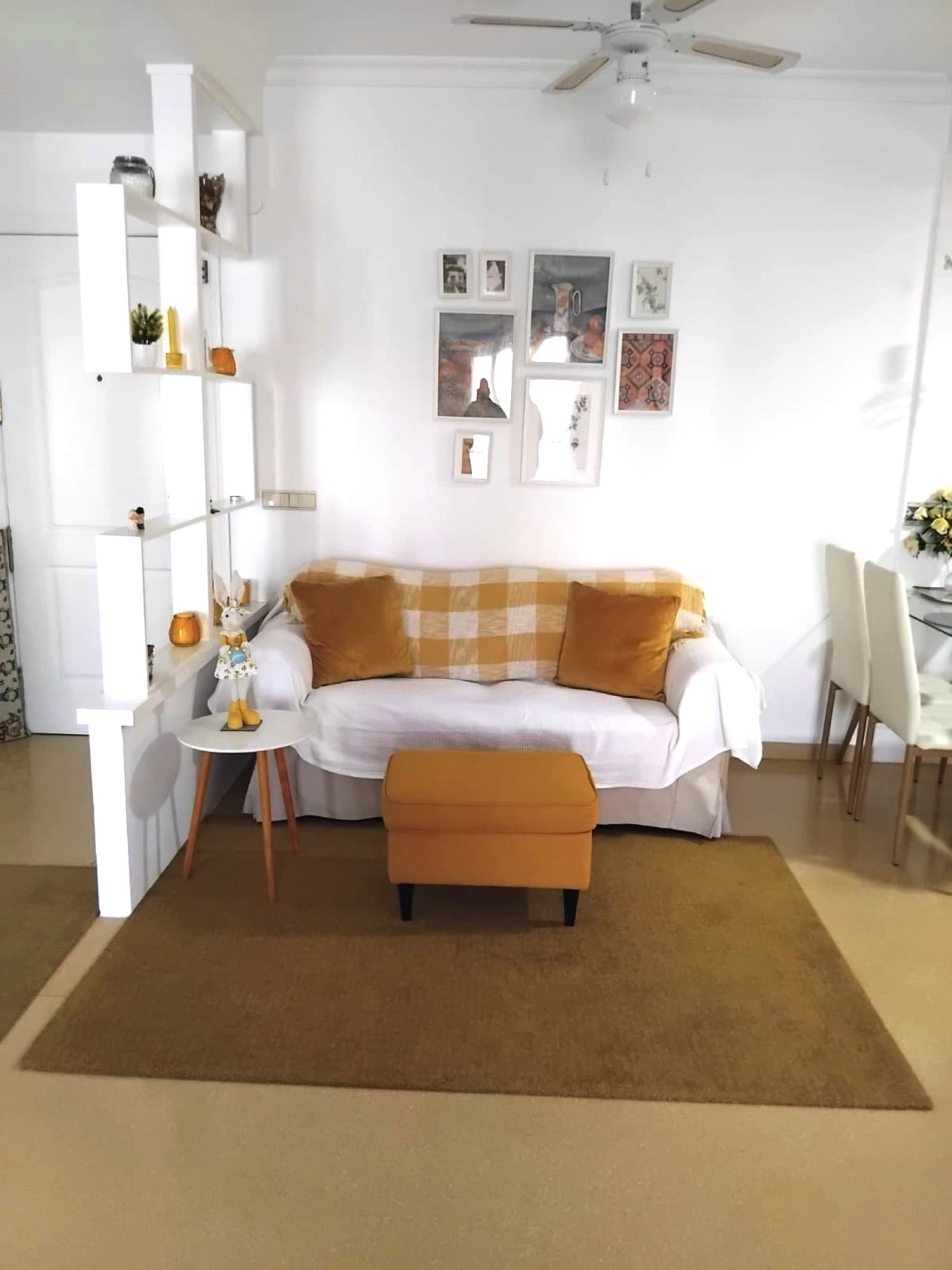 Charming first-floor apartment in the sought-after Urbanización Sabinillas Playa