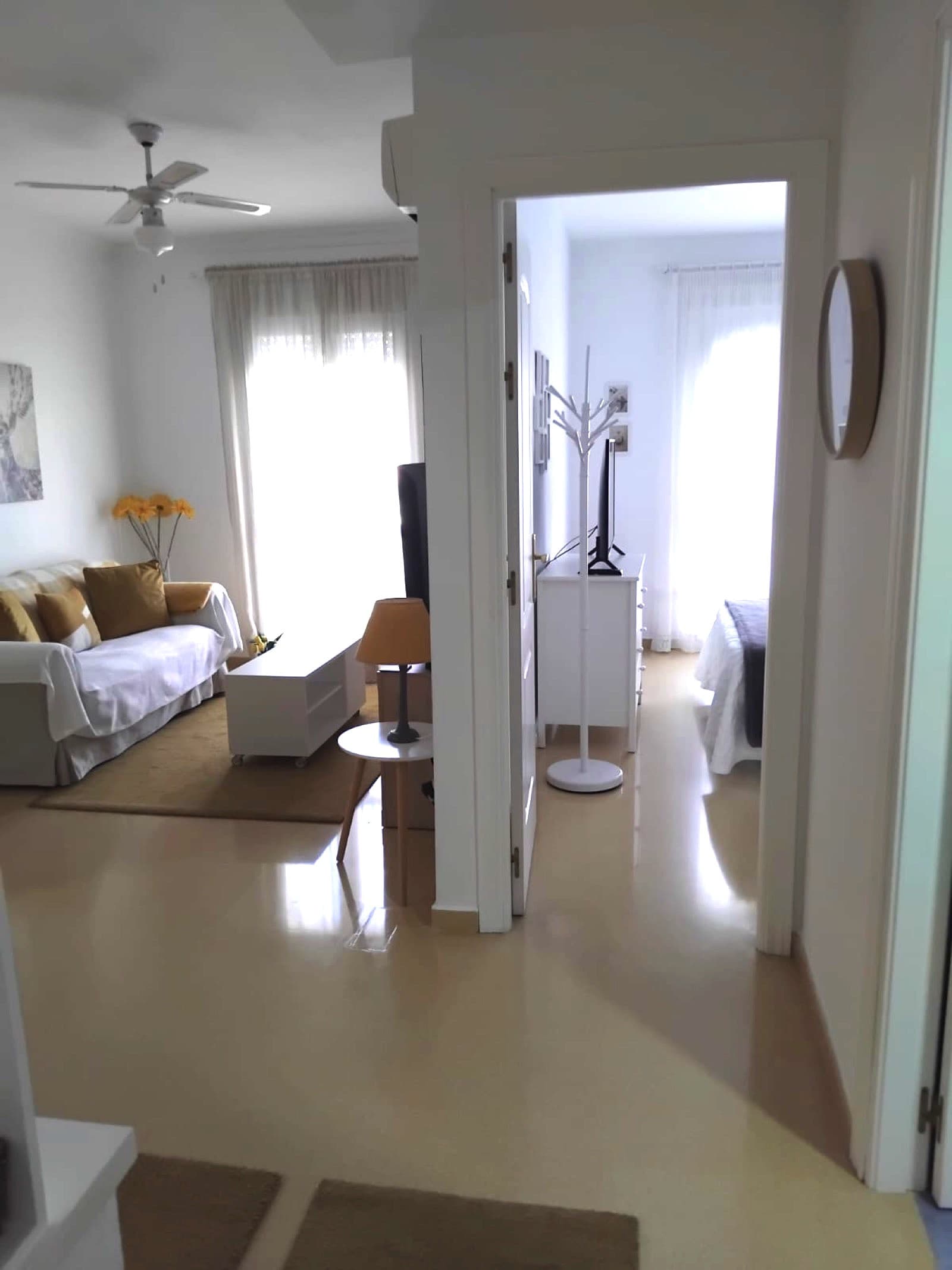 Charming first-floor apartment in the sought-after Urbanización Sabinillas Playa