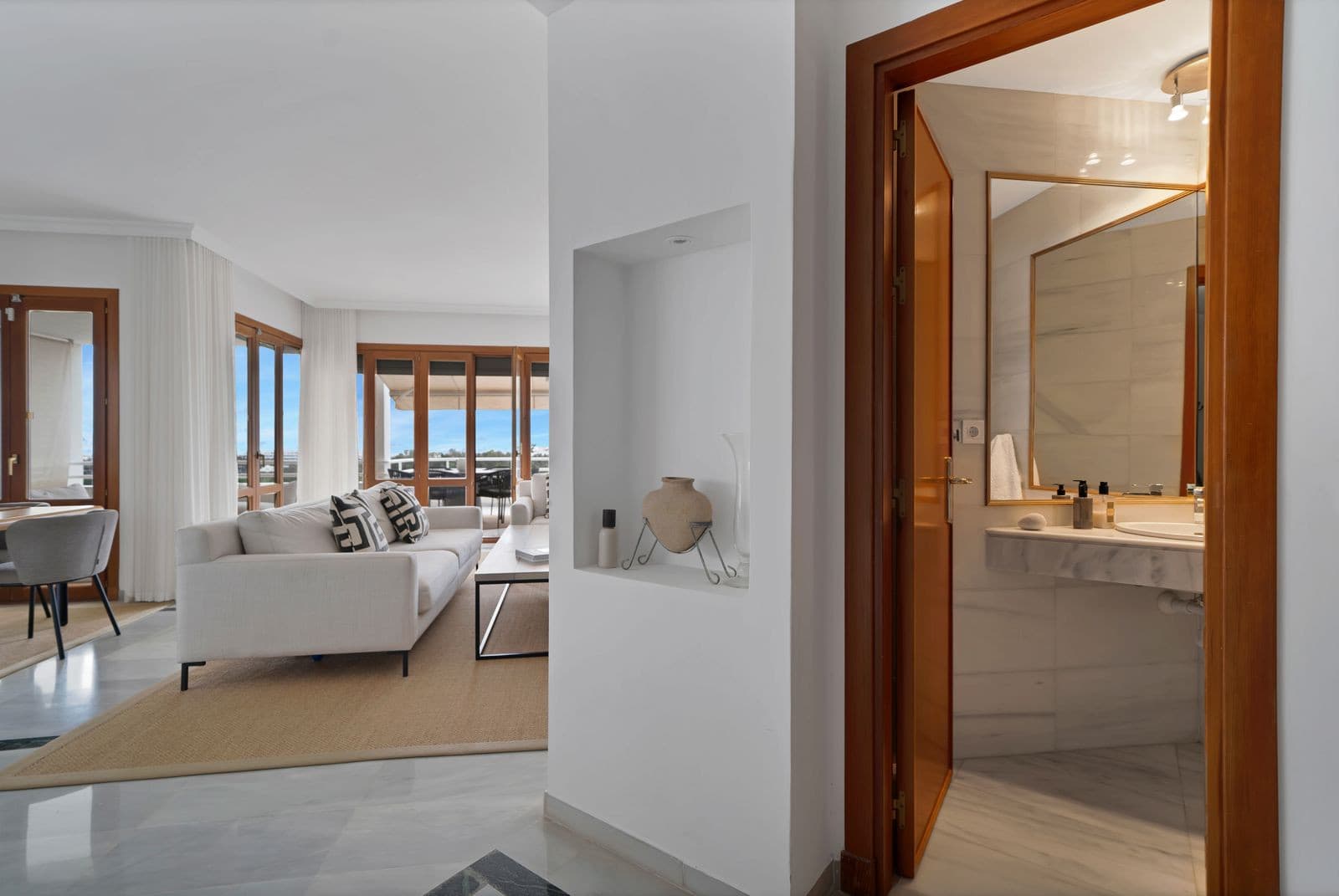 Recently renovated, west-facing middle-floor apartment within the exclusive gated community