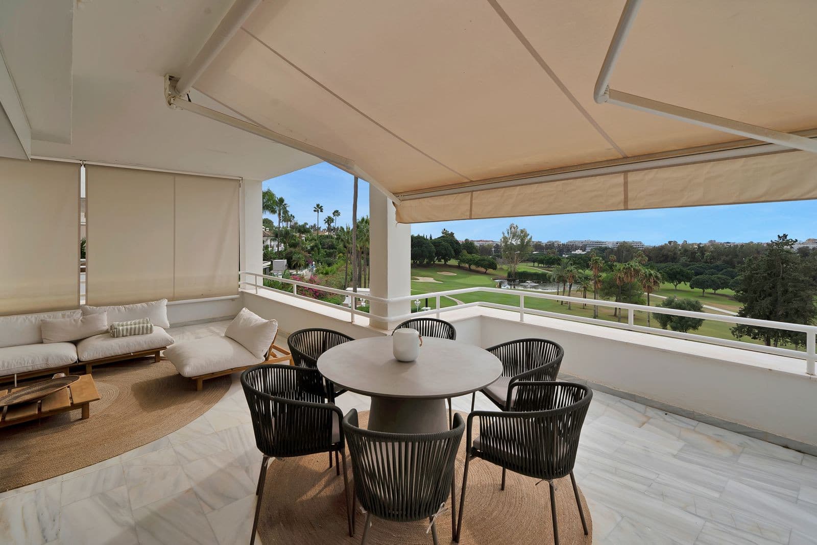 Recently renovated, west-facing middle-floor apartment within the exclusive gated community
