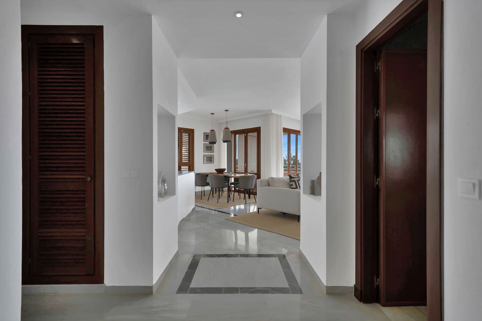 Recently renovated, west-facing middle-floor apartment within the exclusive gated community