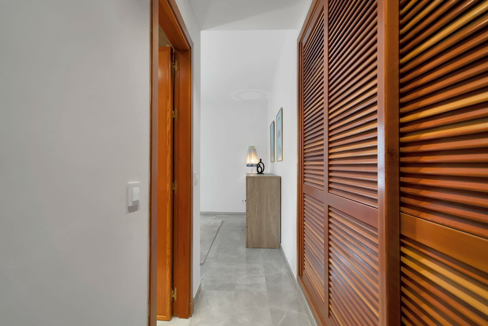 Recently renovated, west-facing middle-floor apartment within the exclusive gated community