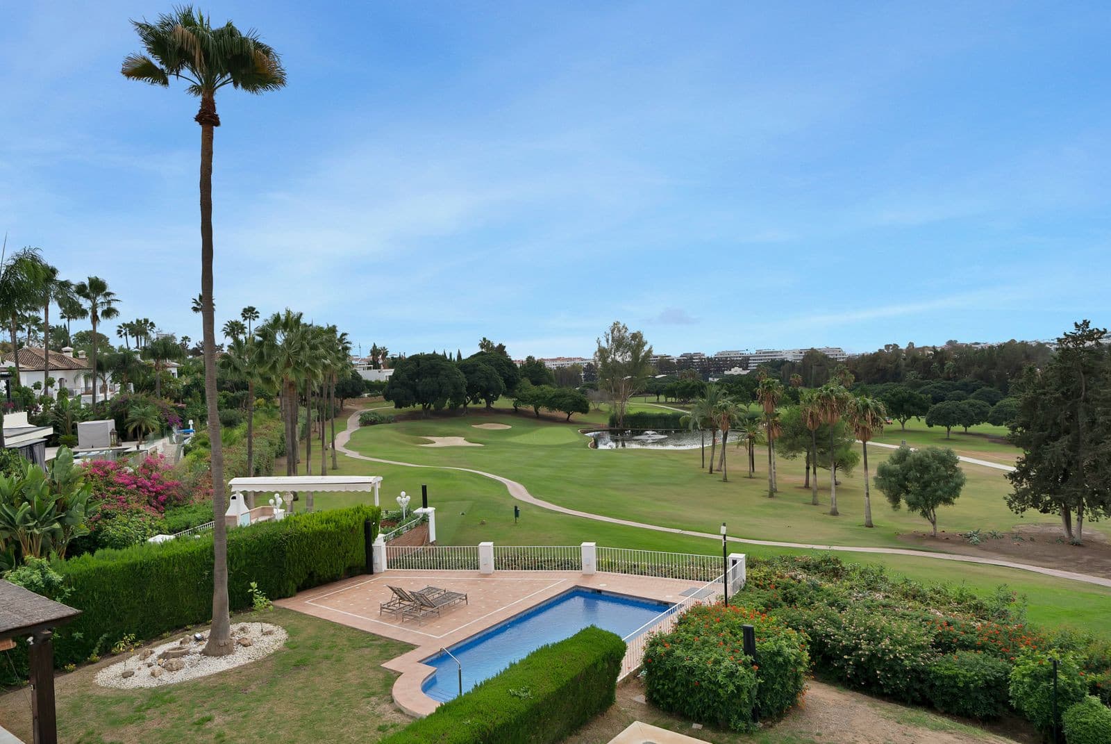 Recently renovated, west-facing middle-floor apartment within the exclusive gated community