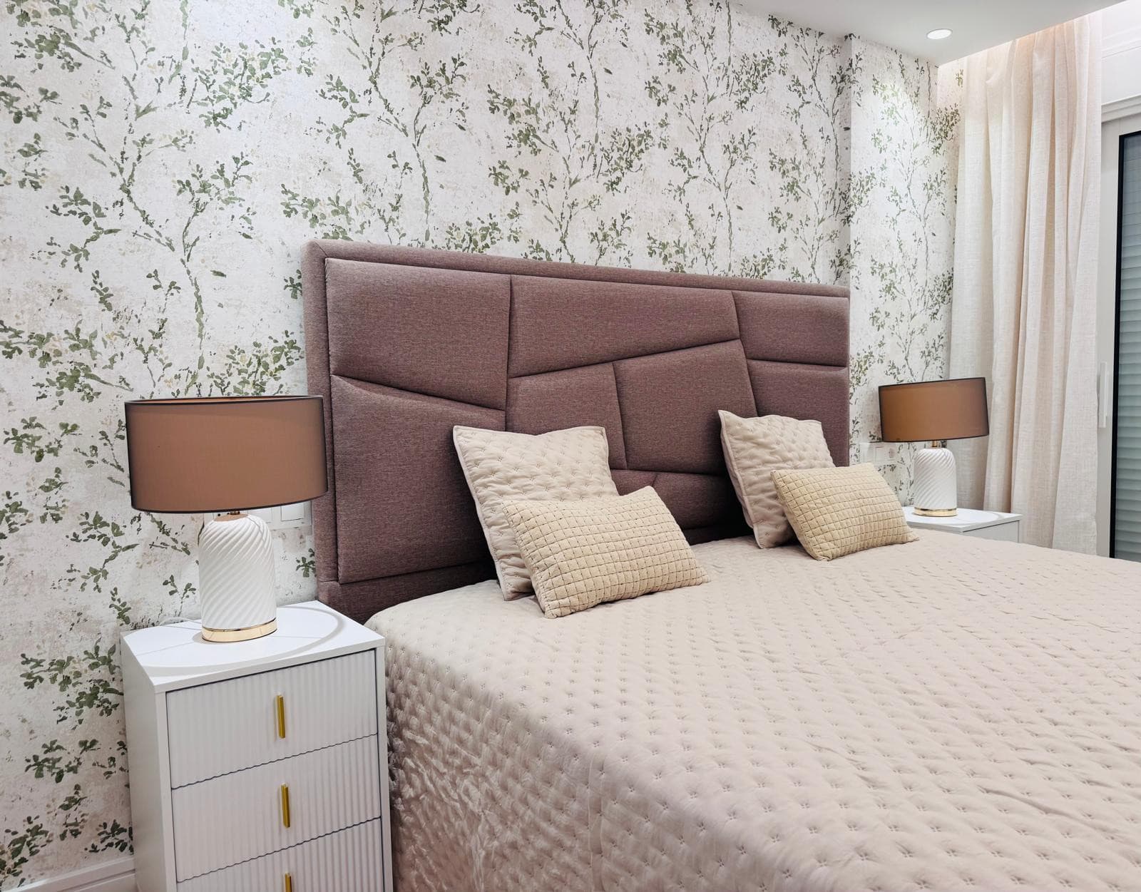 Fully Renovated Modern Apartment in Urbanización Las Petunias