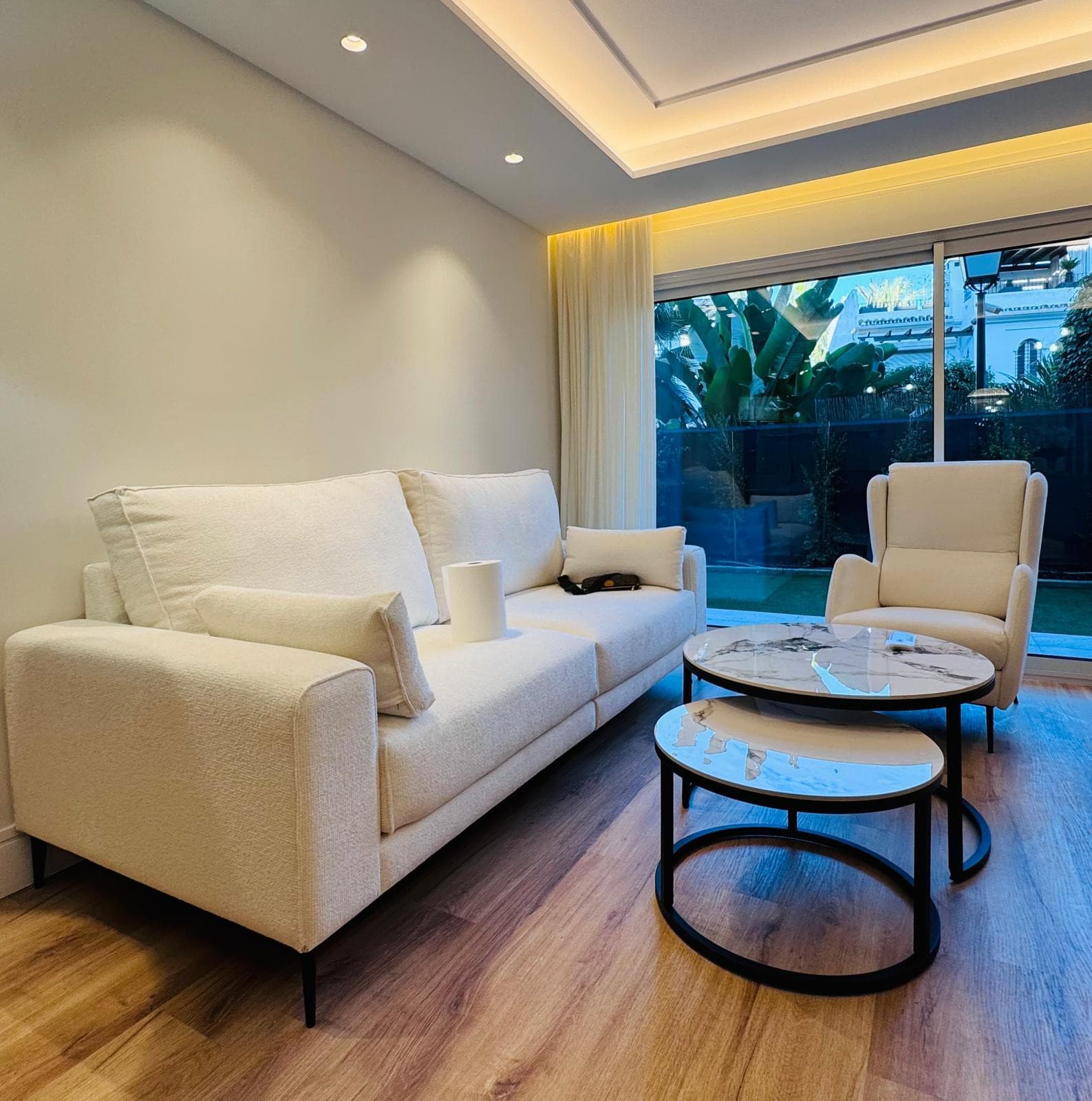 Fully Renovated Modern Apartment in Urbanización Las Petunias