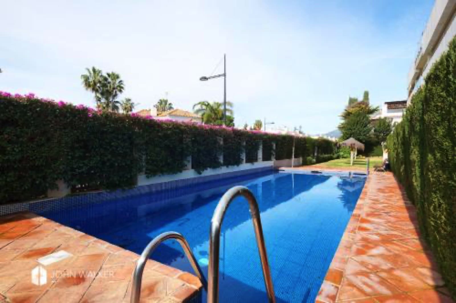 Fully Renovated Modern Apartment in Urbanización Las Petunias