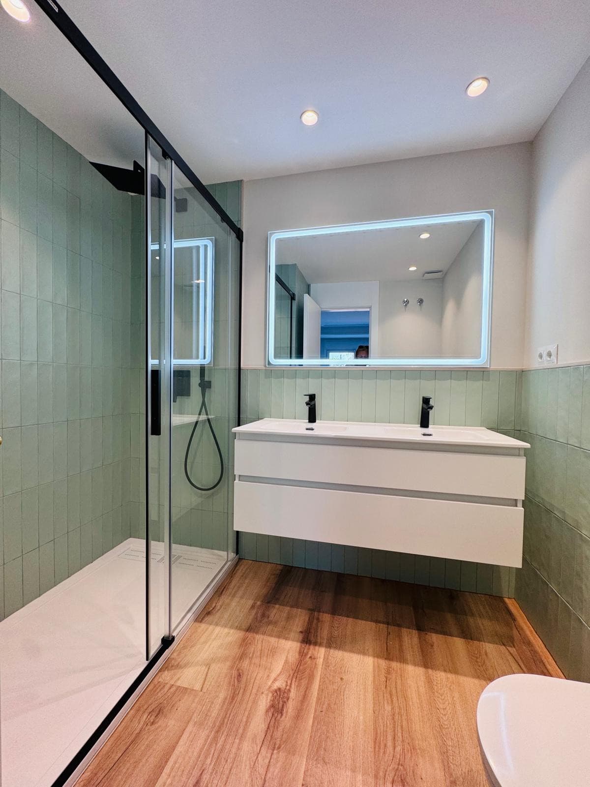 Fully Renovated Modern Apartment in Urbanización Las Petunias