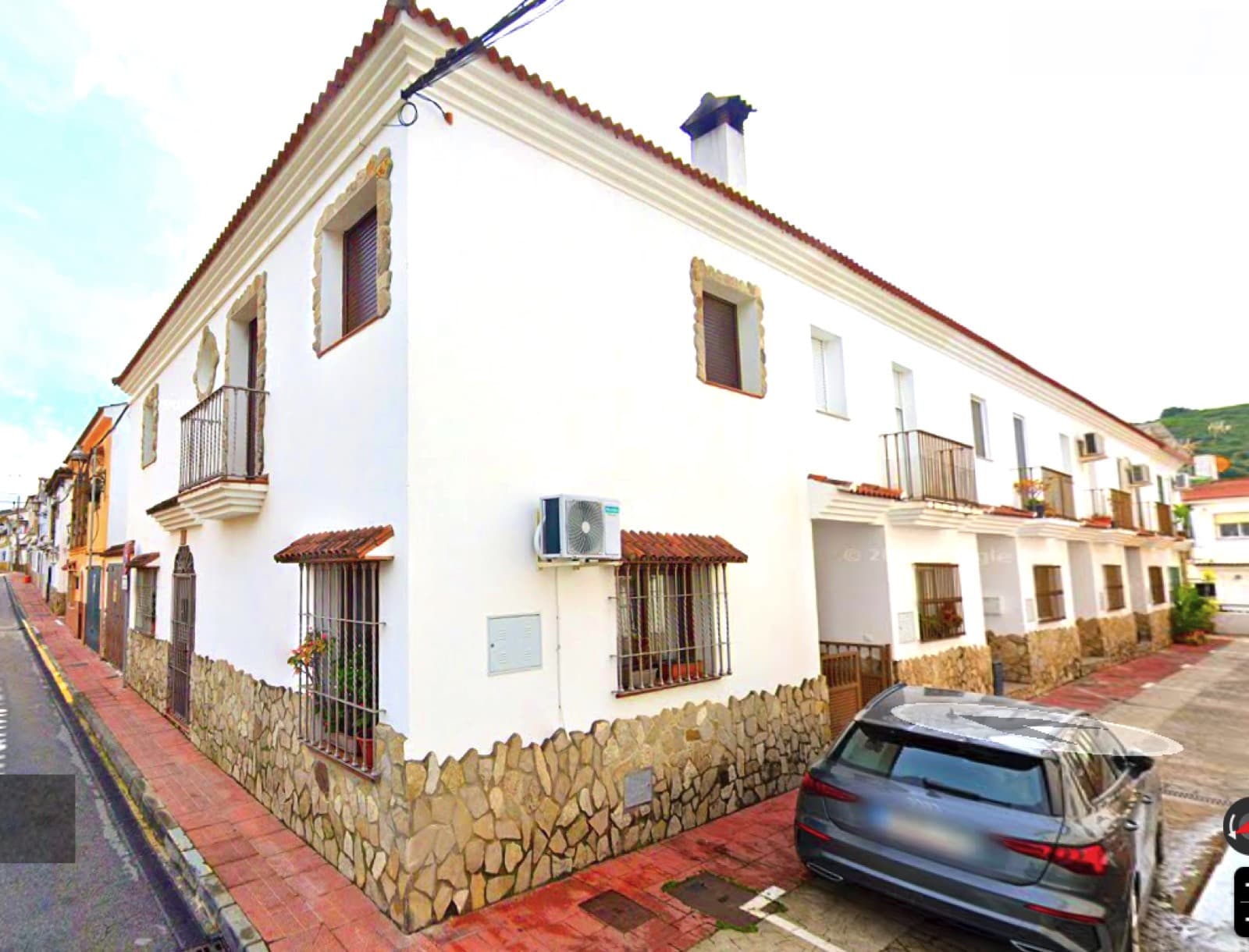 immaculate townhouse in the serene village of El Secadero