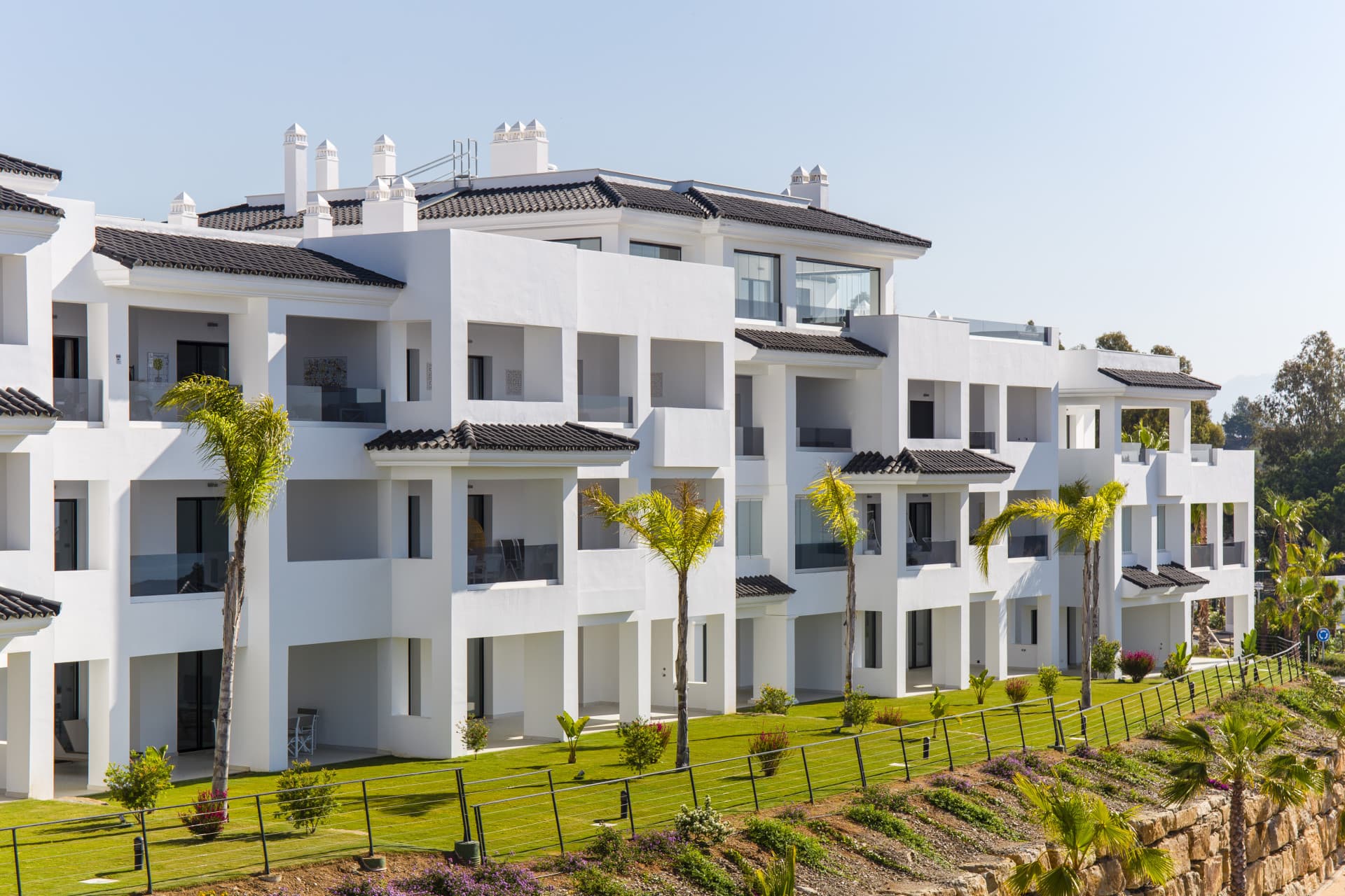 Contemporary duplex in a presigious urbanization