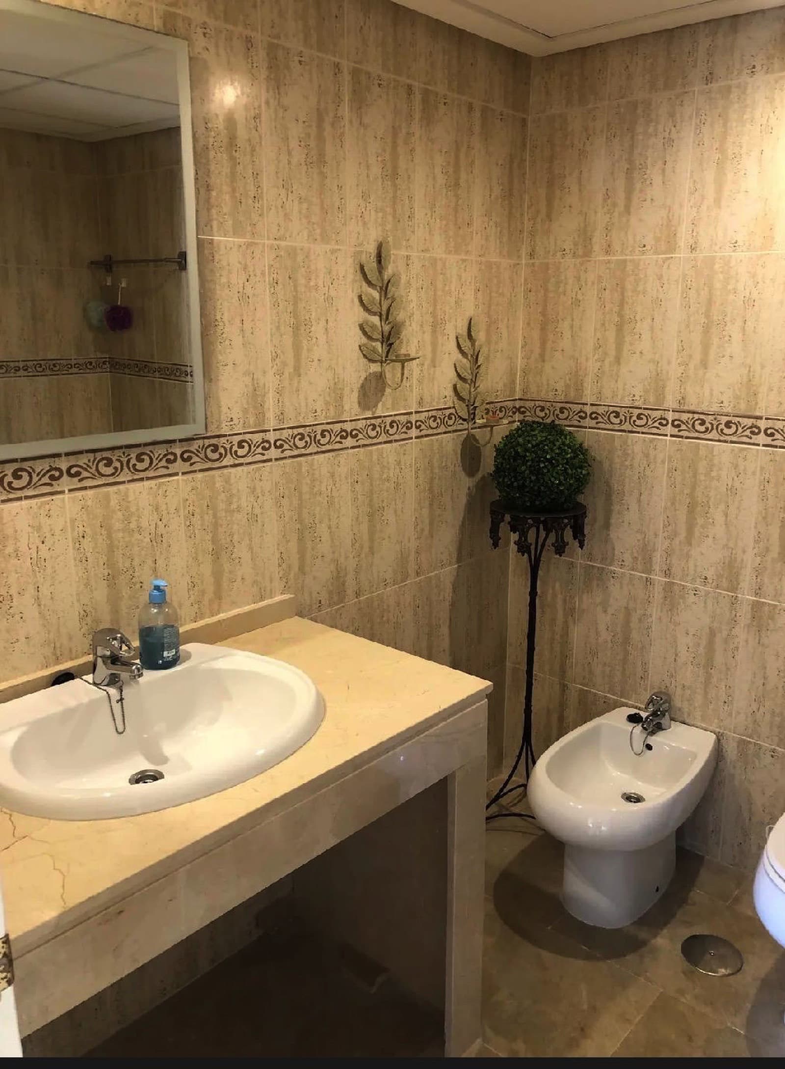 Magnífico Apartamento en Primera Línea de Playa con Vistas al Mar