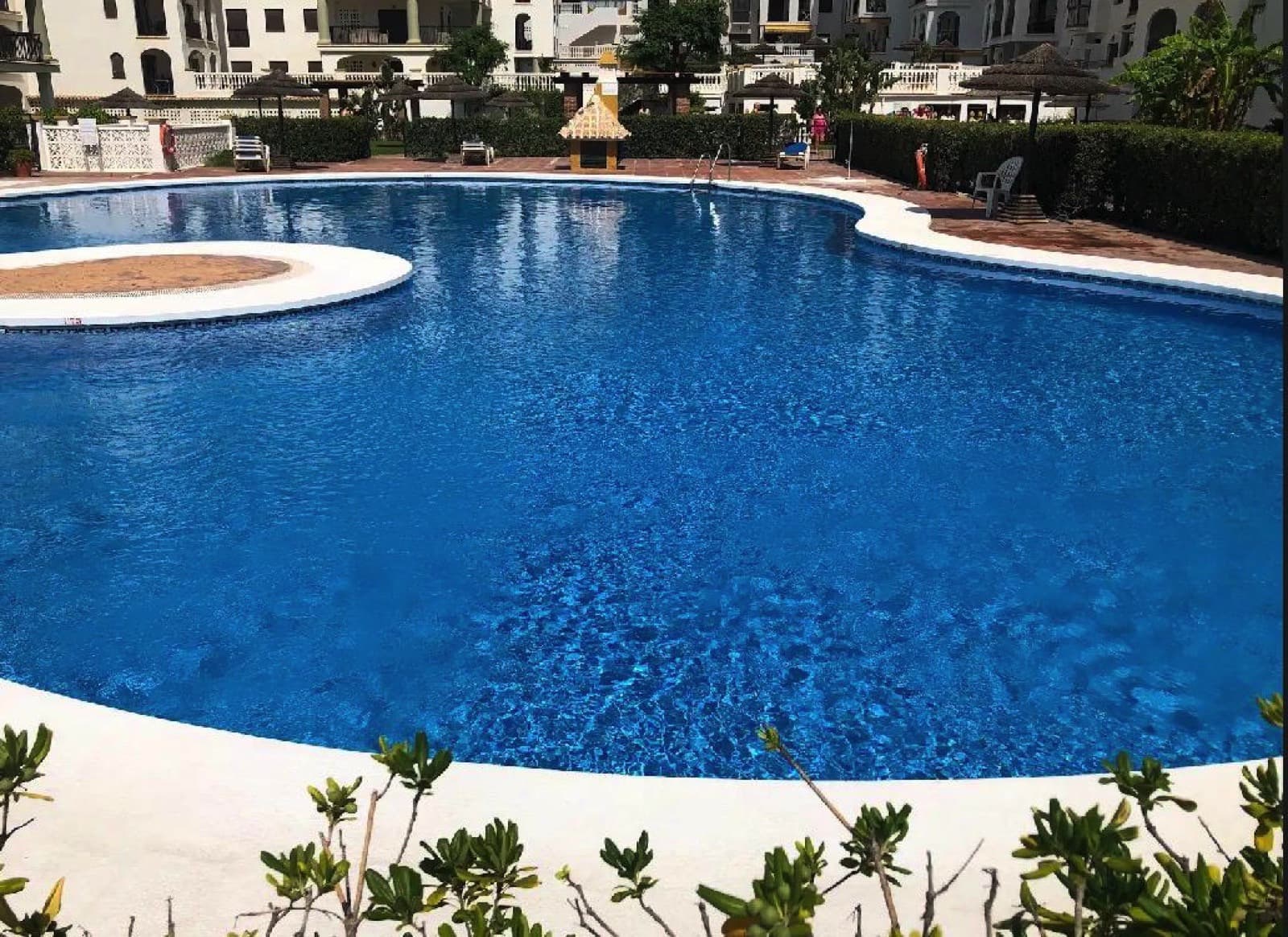 Magnífico Apartamento en Primera Línea de Playa con Vistas al Mar