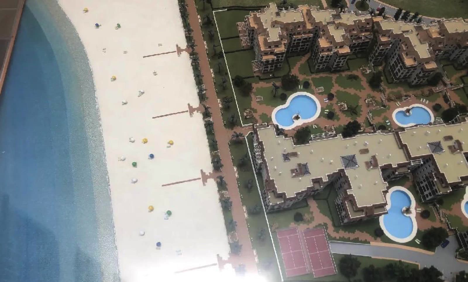 Magnífico Apartamento en Primera Línea de Playa con Vistas al Mar