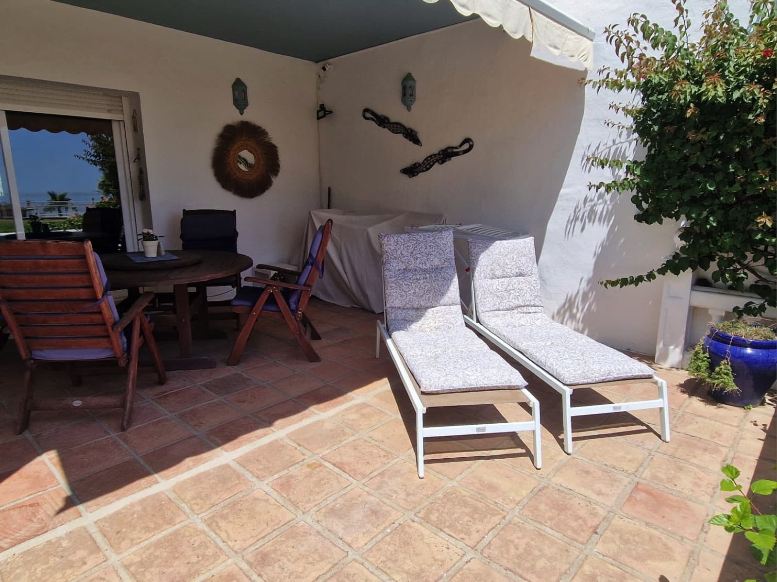 Exclusivo Chalet Pareado Orientado al Sur con Vistas Panorámicas al Mar