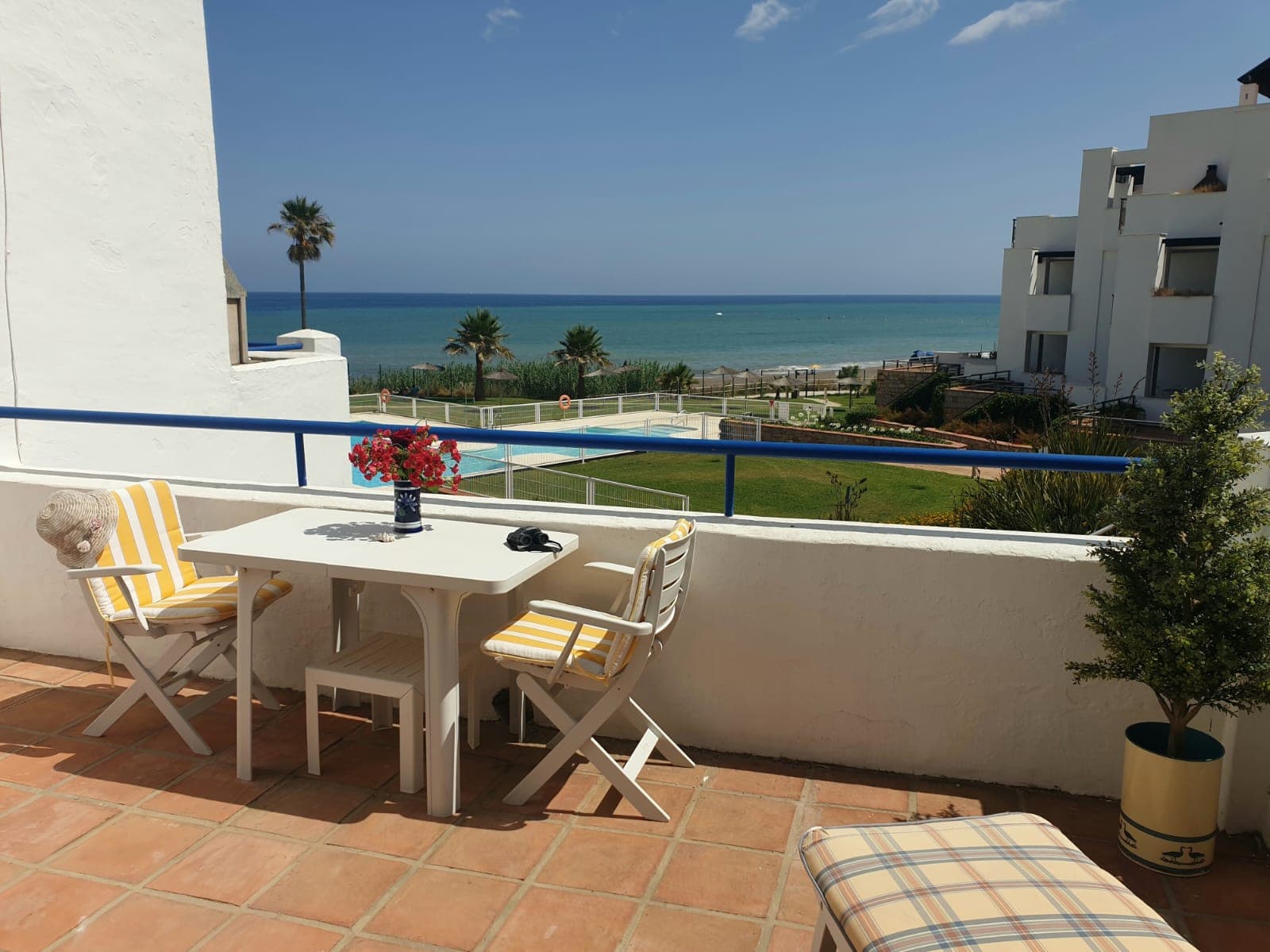 Exclusivo Chalet Pareado Orientado al Sur con Vistas Panorámicas al Mar