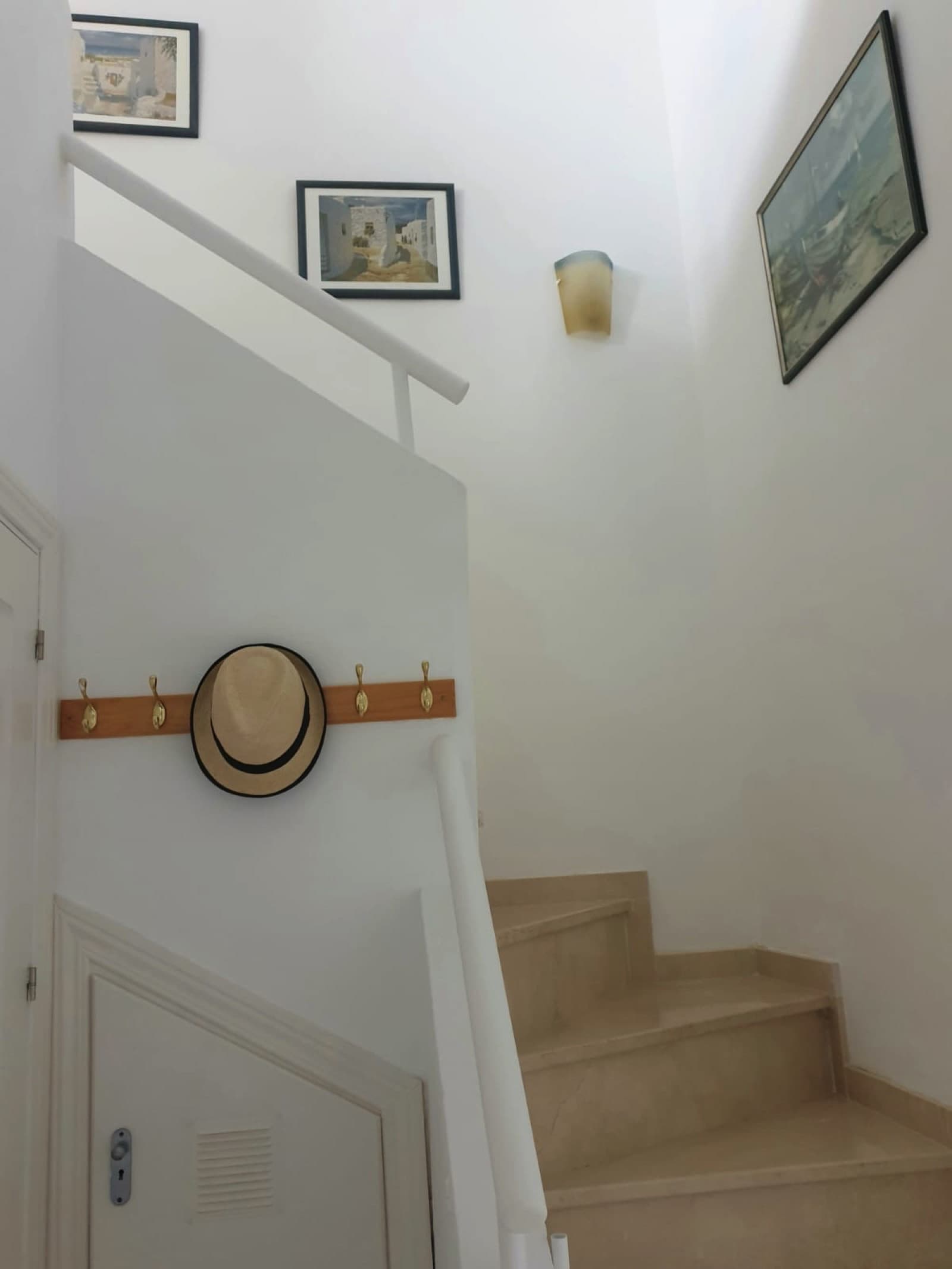 Exclusivo Chalet Pareado Orientado al Sur con Vistas Panorámicas al Mar